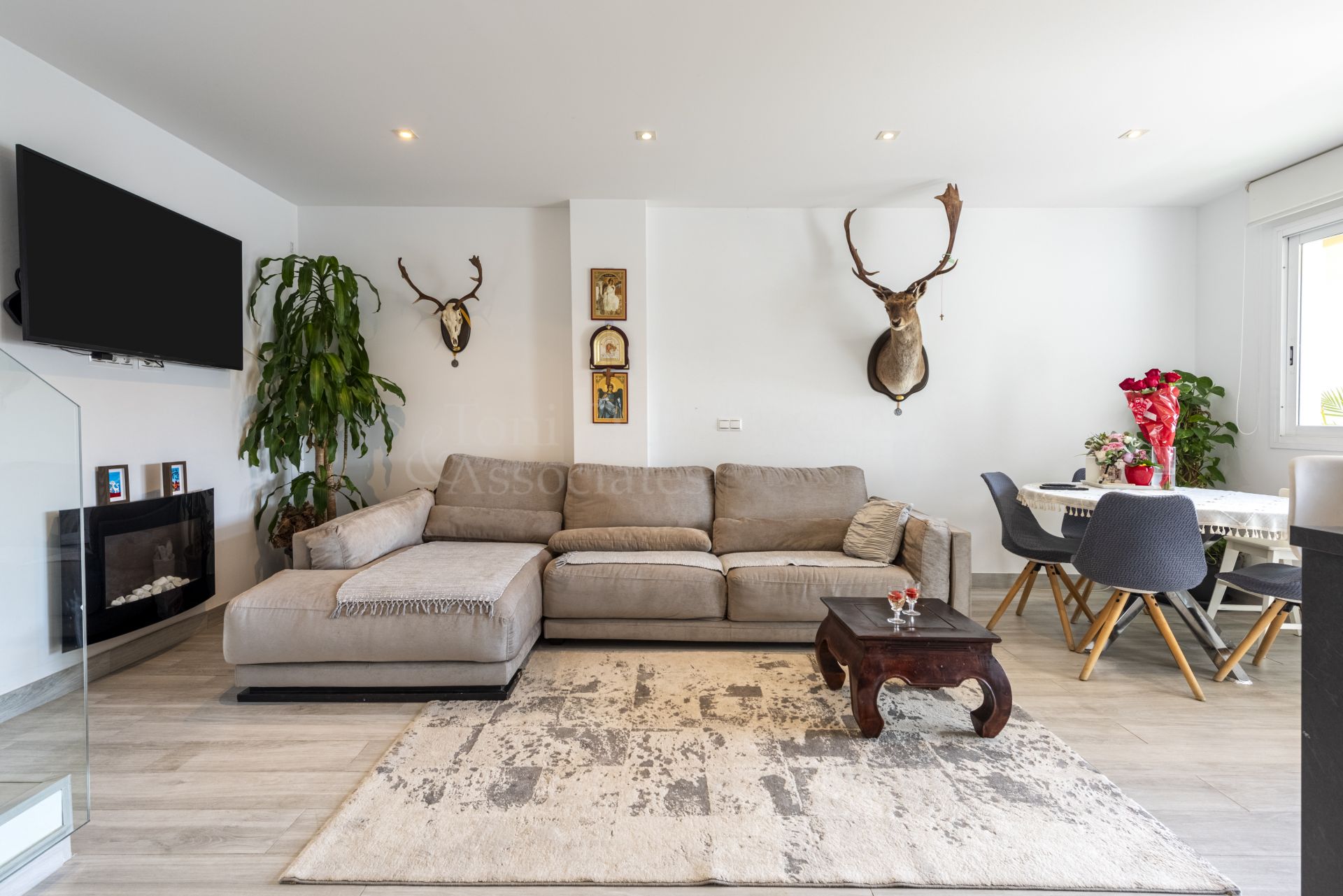 Duplex Penthouse in Los Pinos de Nagüeles, Marbella