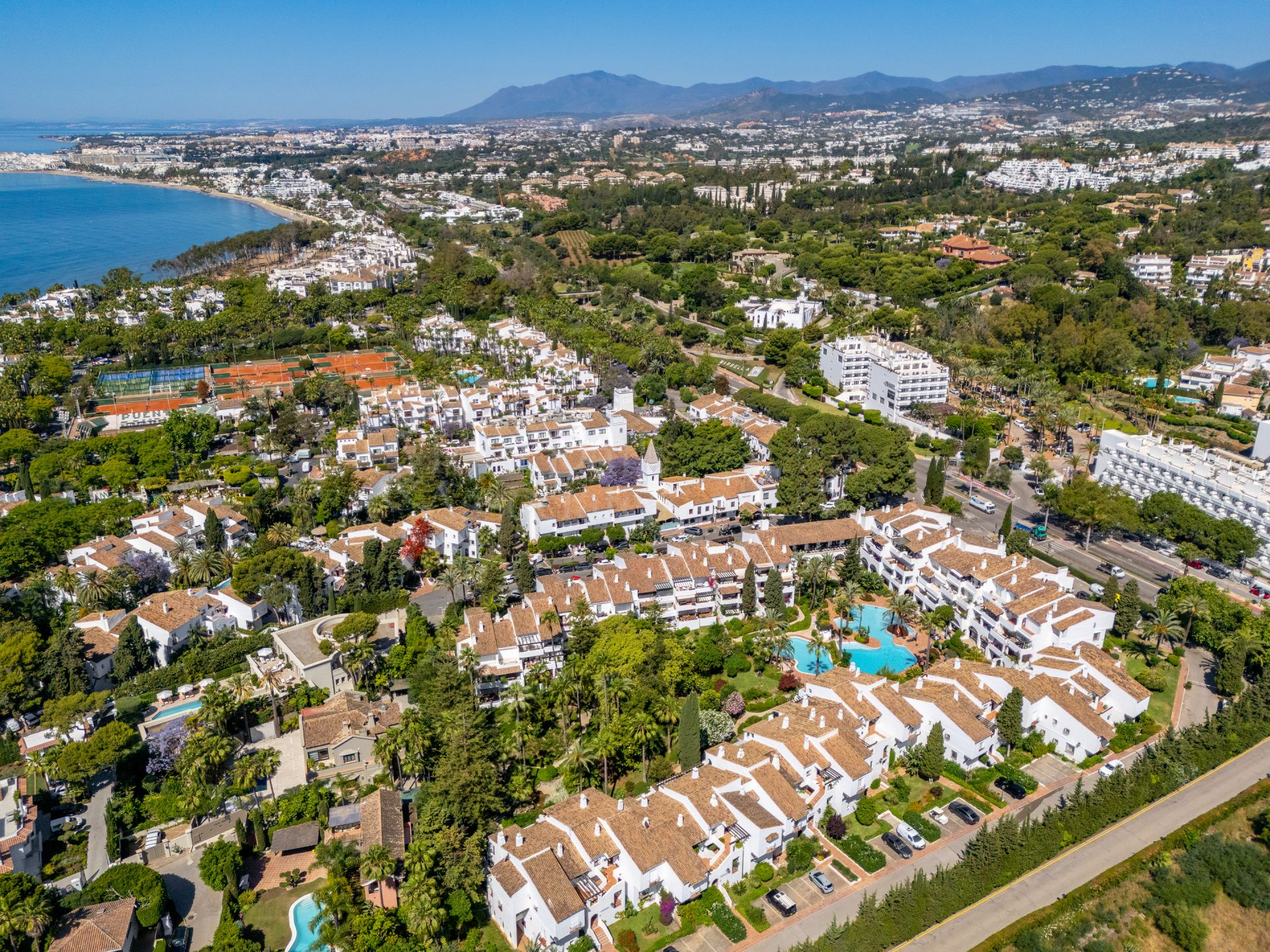 Ground Floor Apartment in Puente Romano II, Marbella