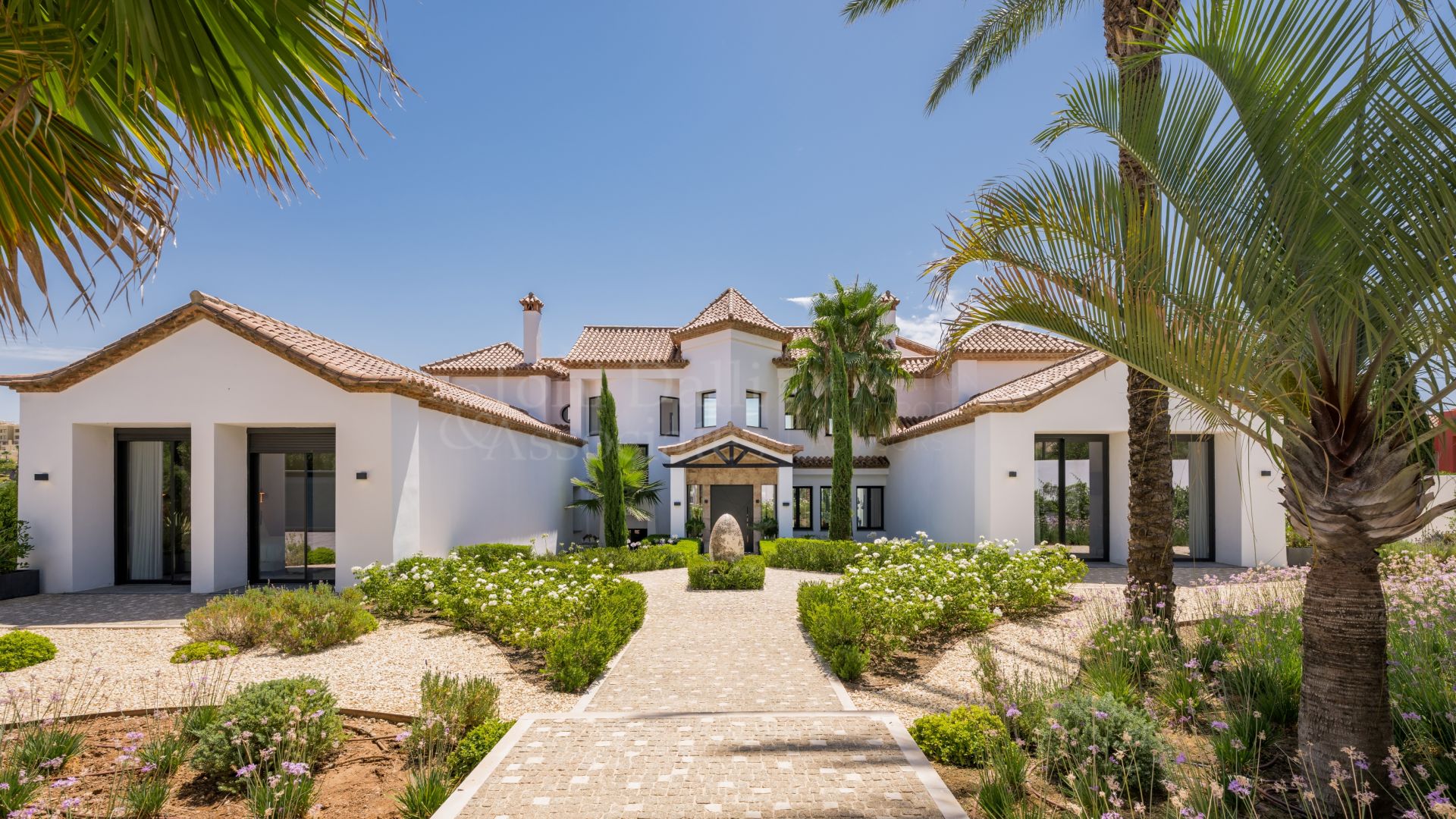 Villa in Los Flamingos, Benahavis
