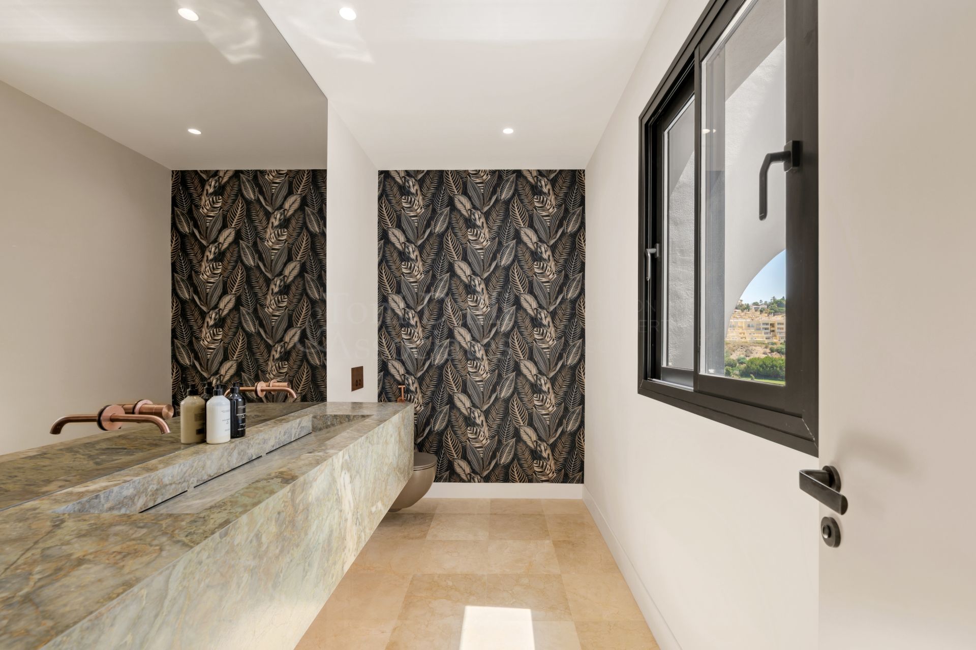 Villa in Los Flamingos, Benahavis
