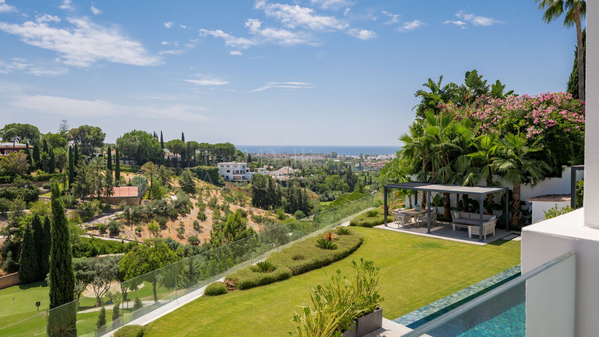 Villa in Los Flamingos, Benahavis