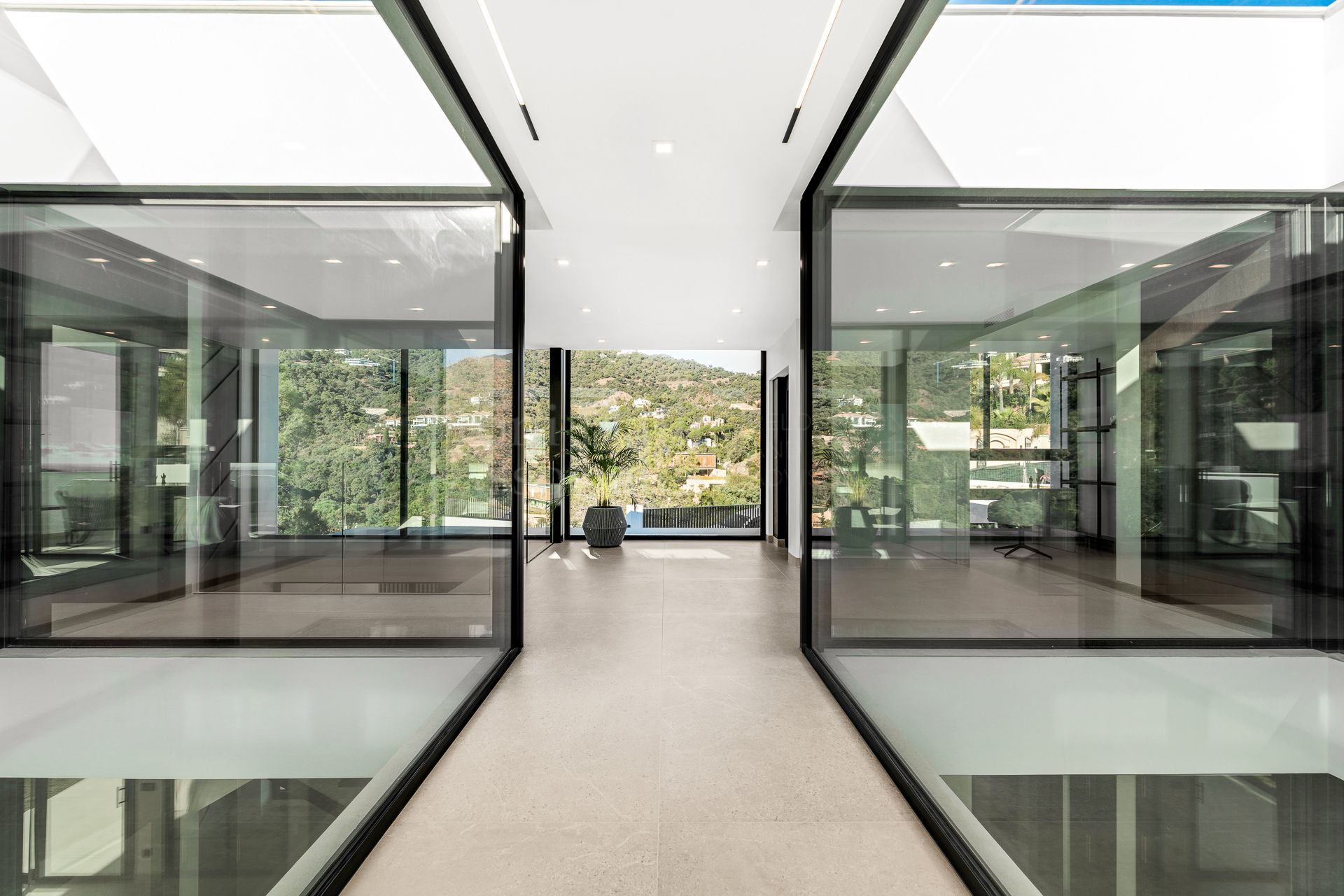 Villa in El Madroñal, Benahavis