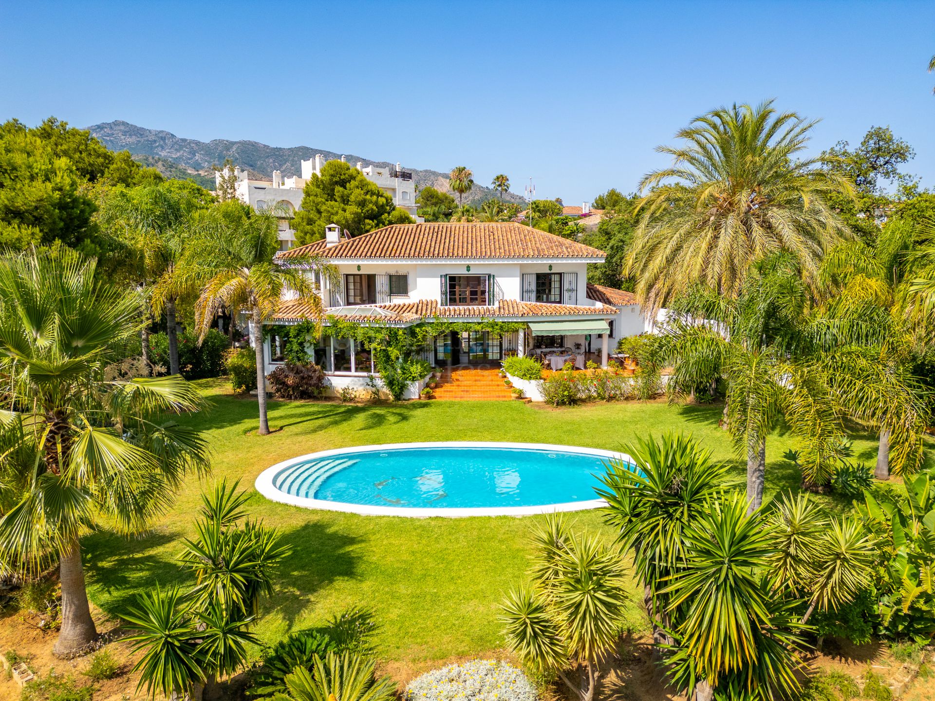Villa in Marbella Golden Mile, Marbella
