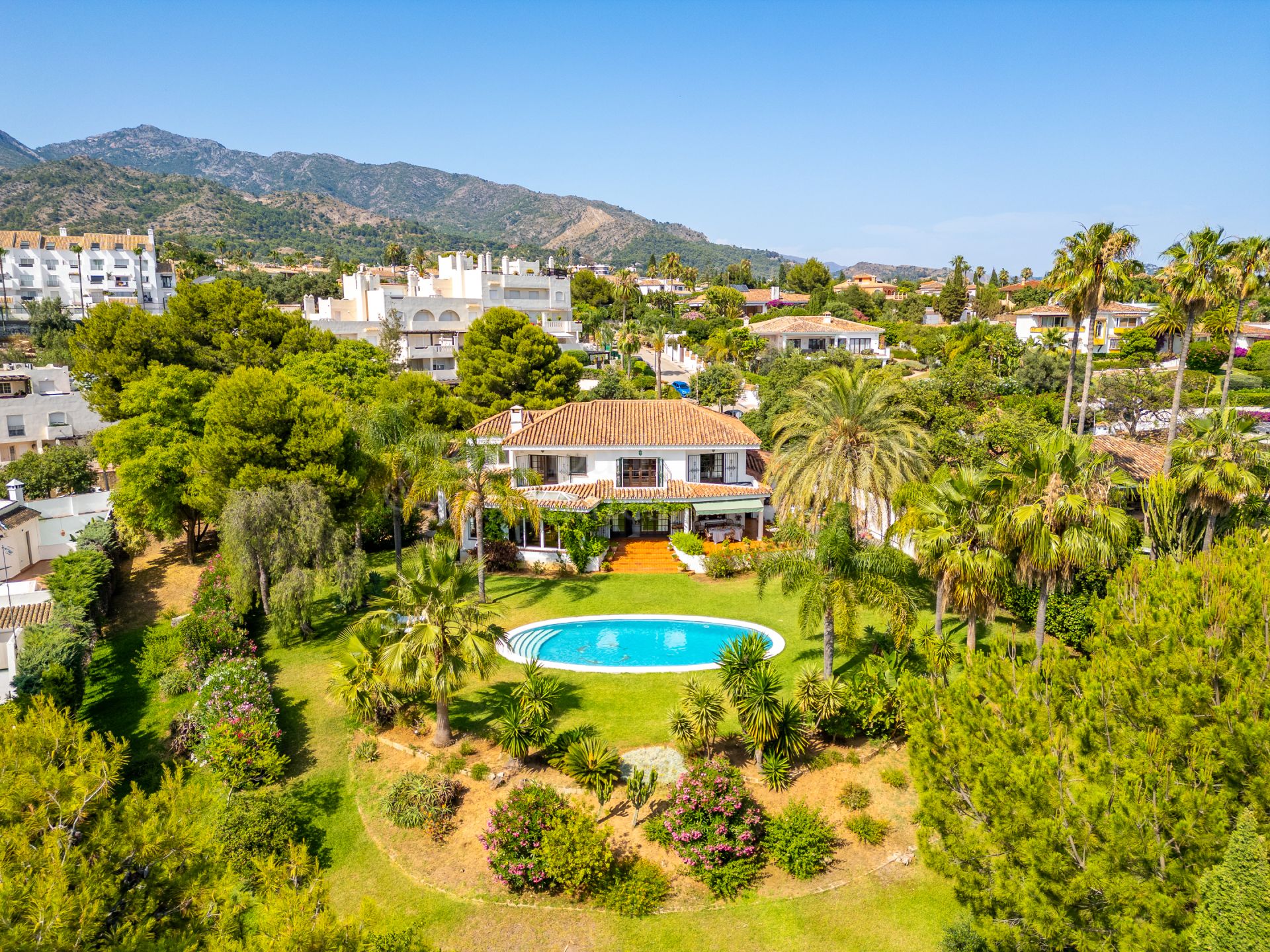 Villa in Marbella Golden Mile, Marbella