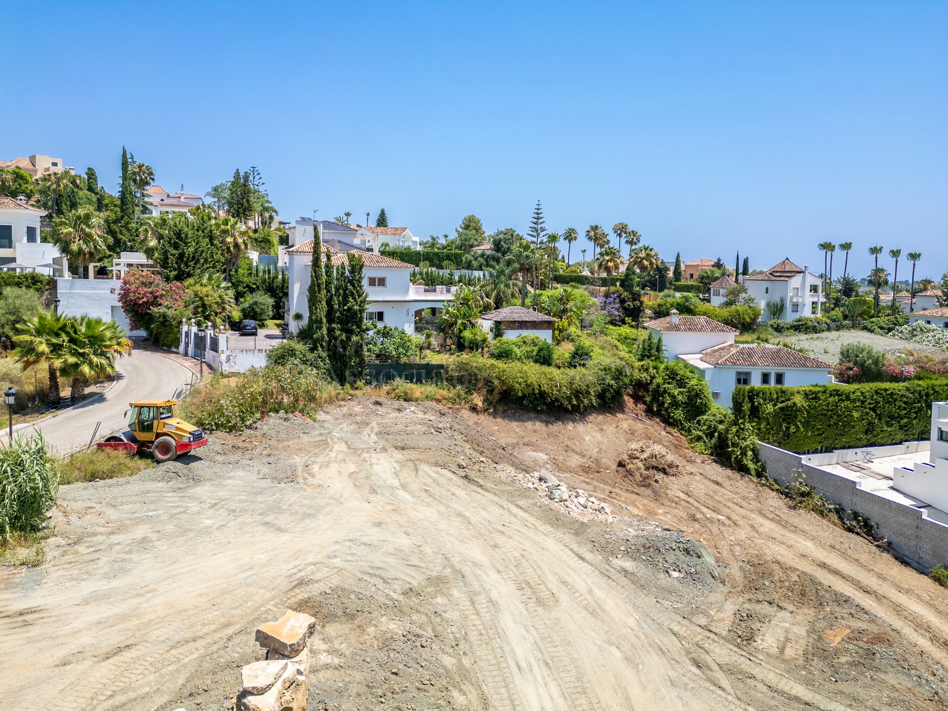 Plot in El Paraiso, Estepona
