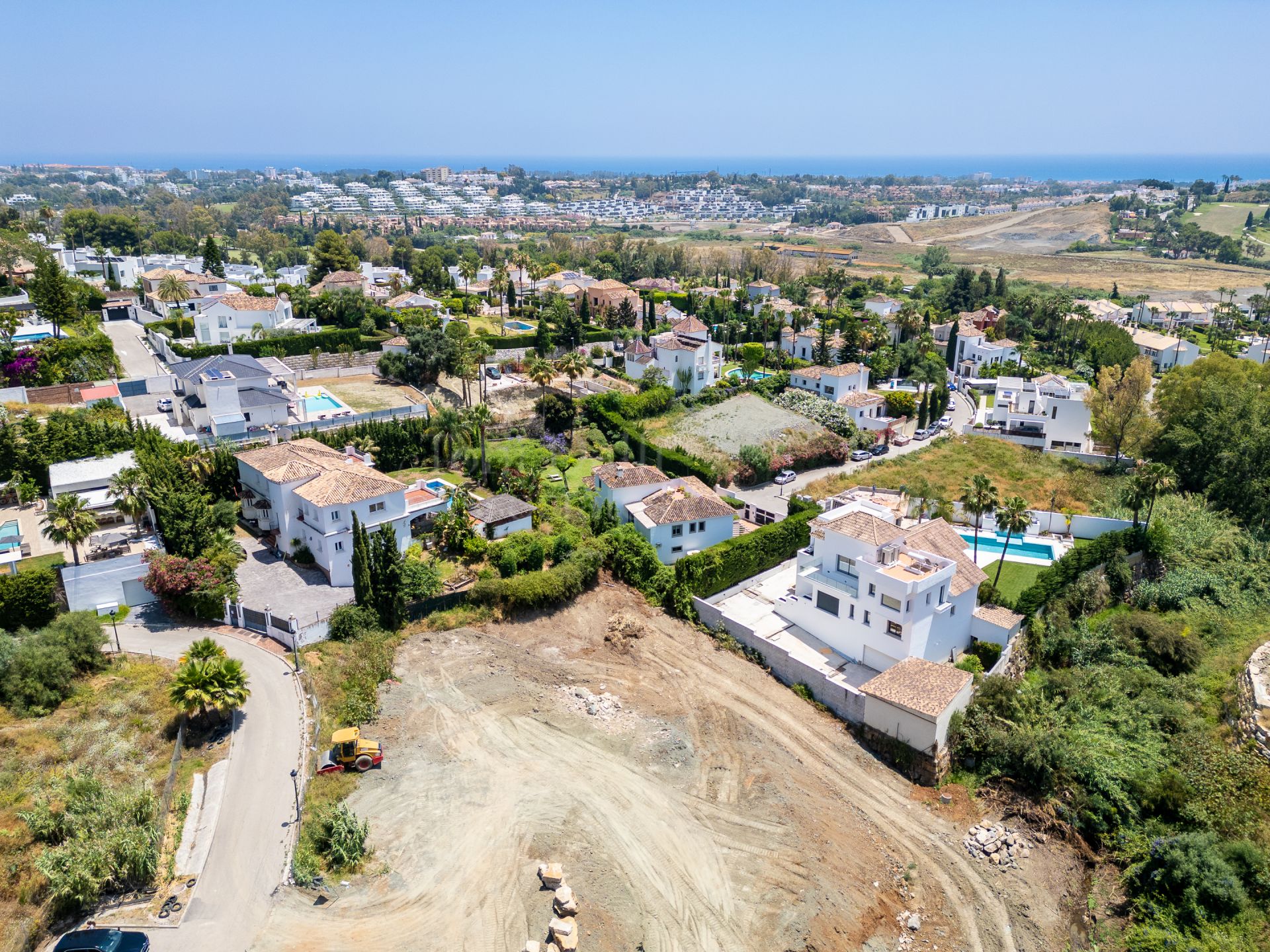 Plot in El Paraiso, Estepona