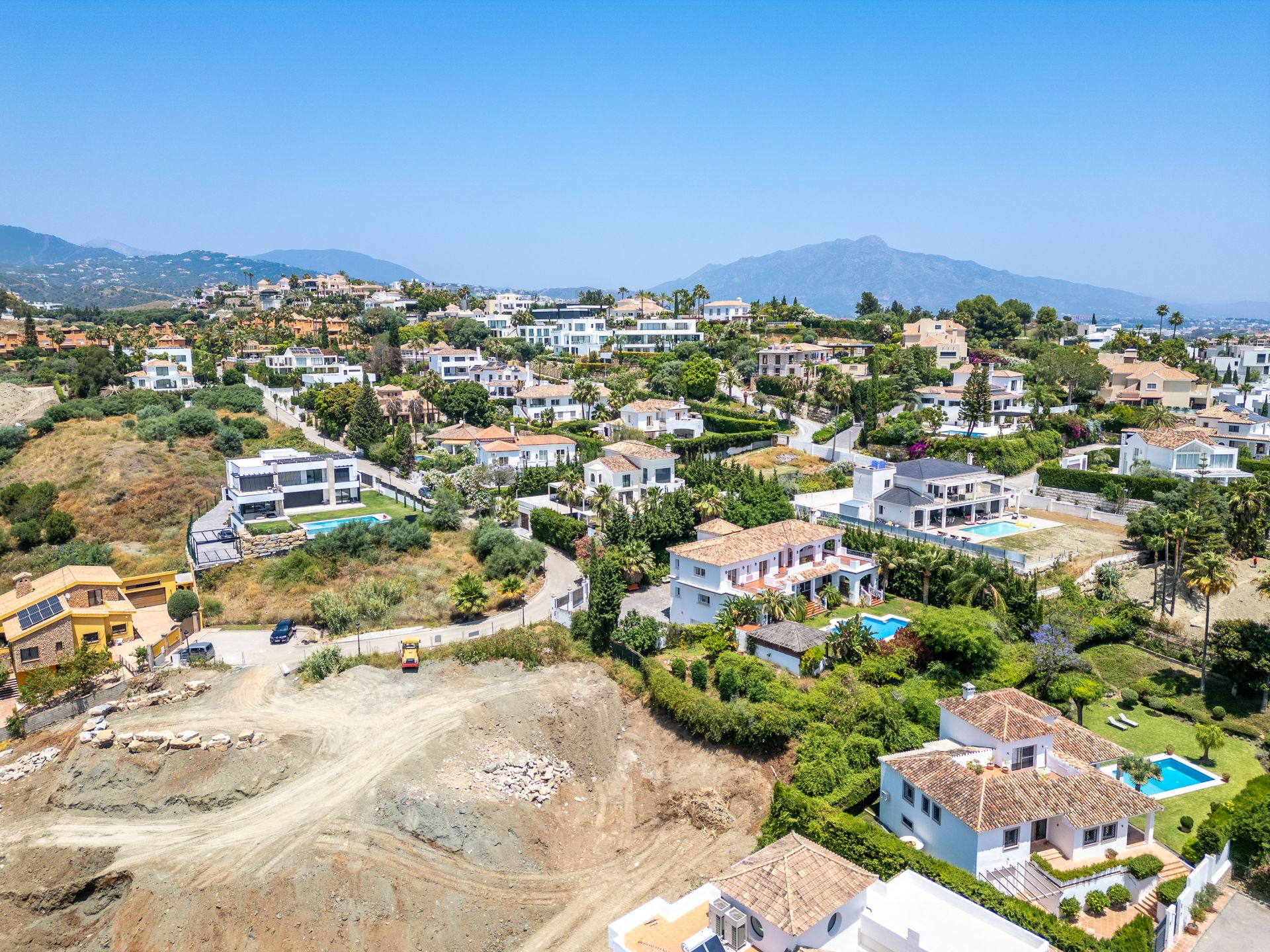 Plot in El Paraiso, Estepona
