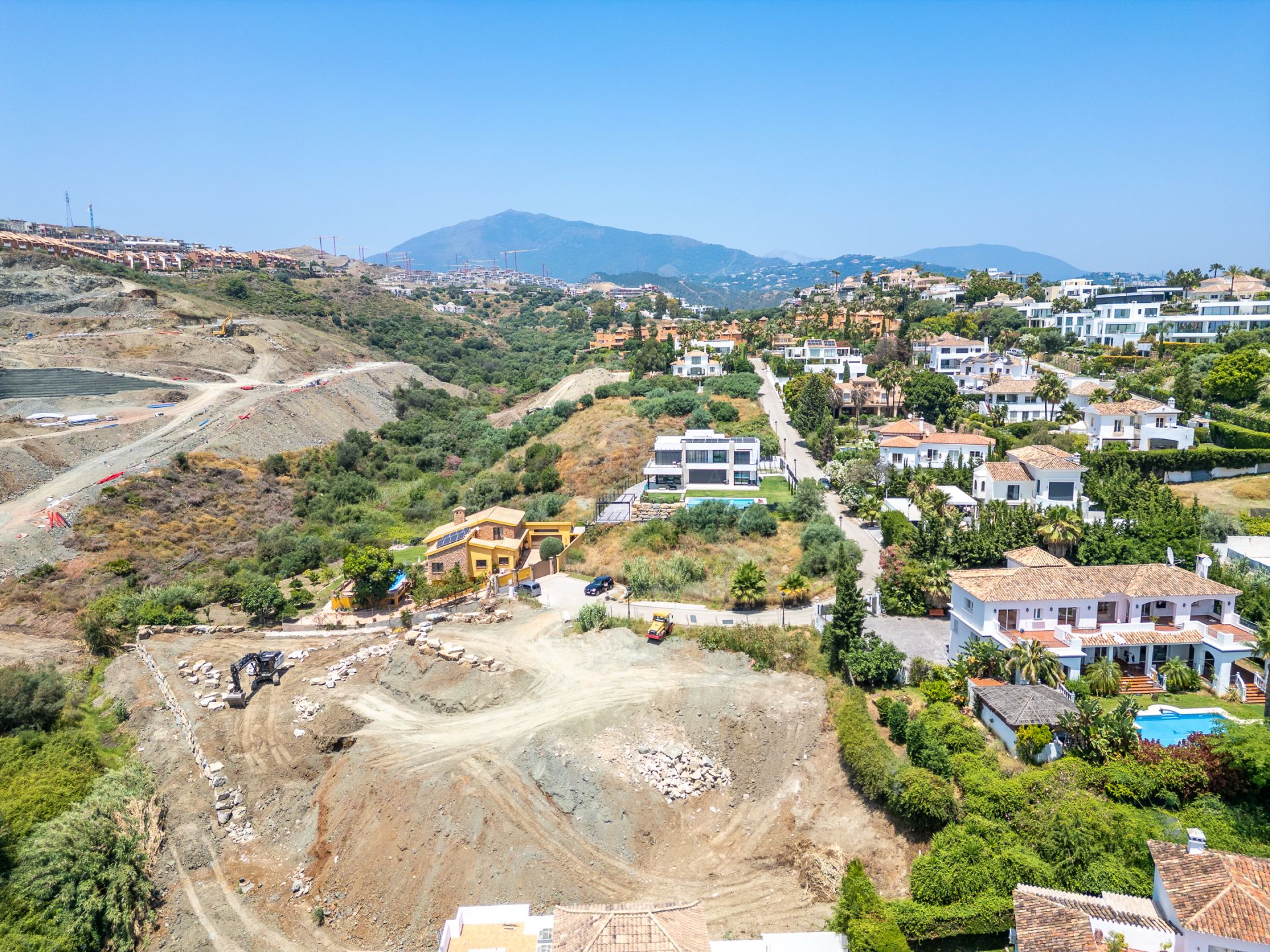 Plot in El Paraiso, Estepona