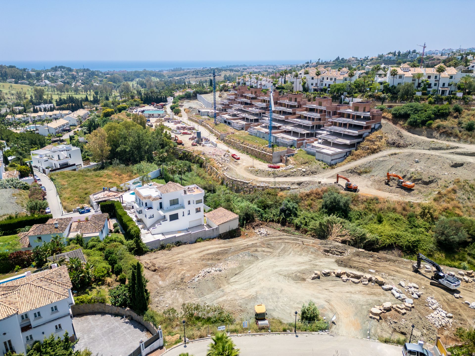 Plot in El Paraiso, Estepona
