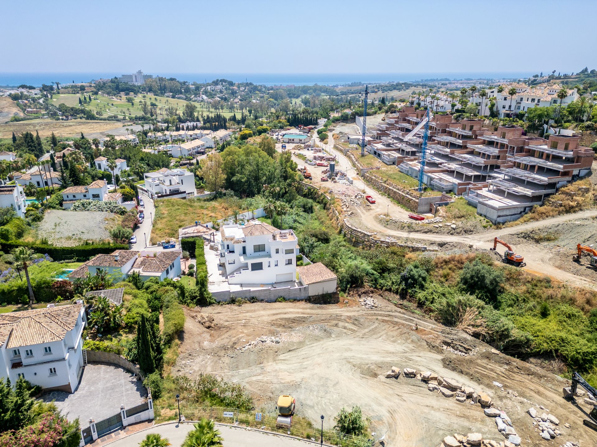 Plot in El Paraiso, Estepona