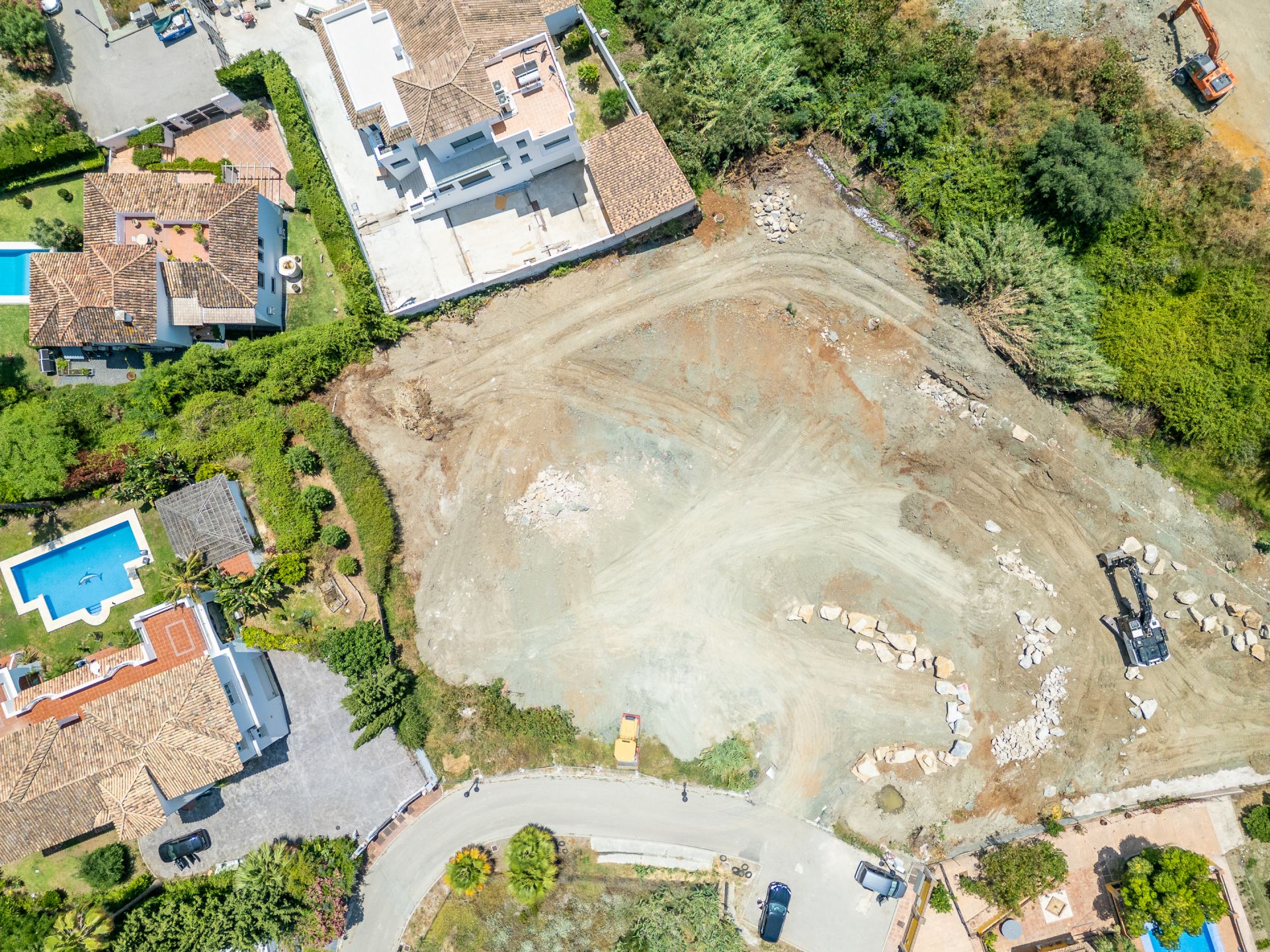 Plot in El Paraiso, Estepona