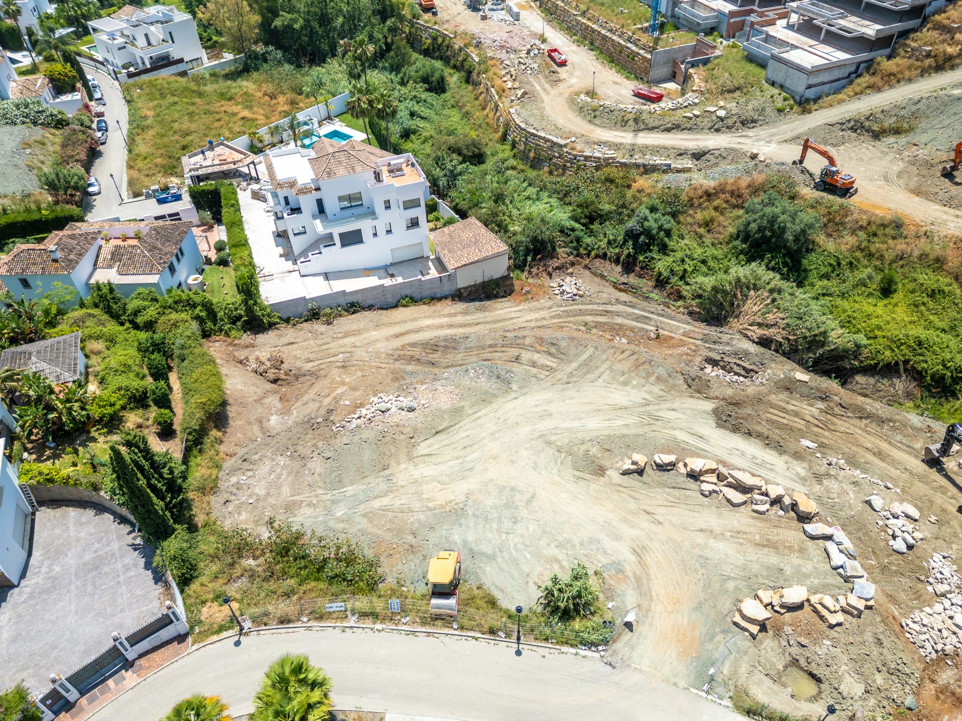 Plot in El Paraiso, Estepona