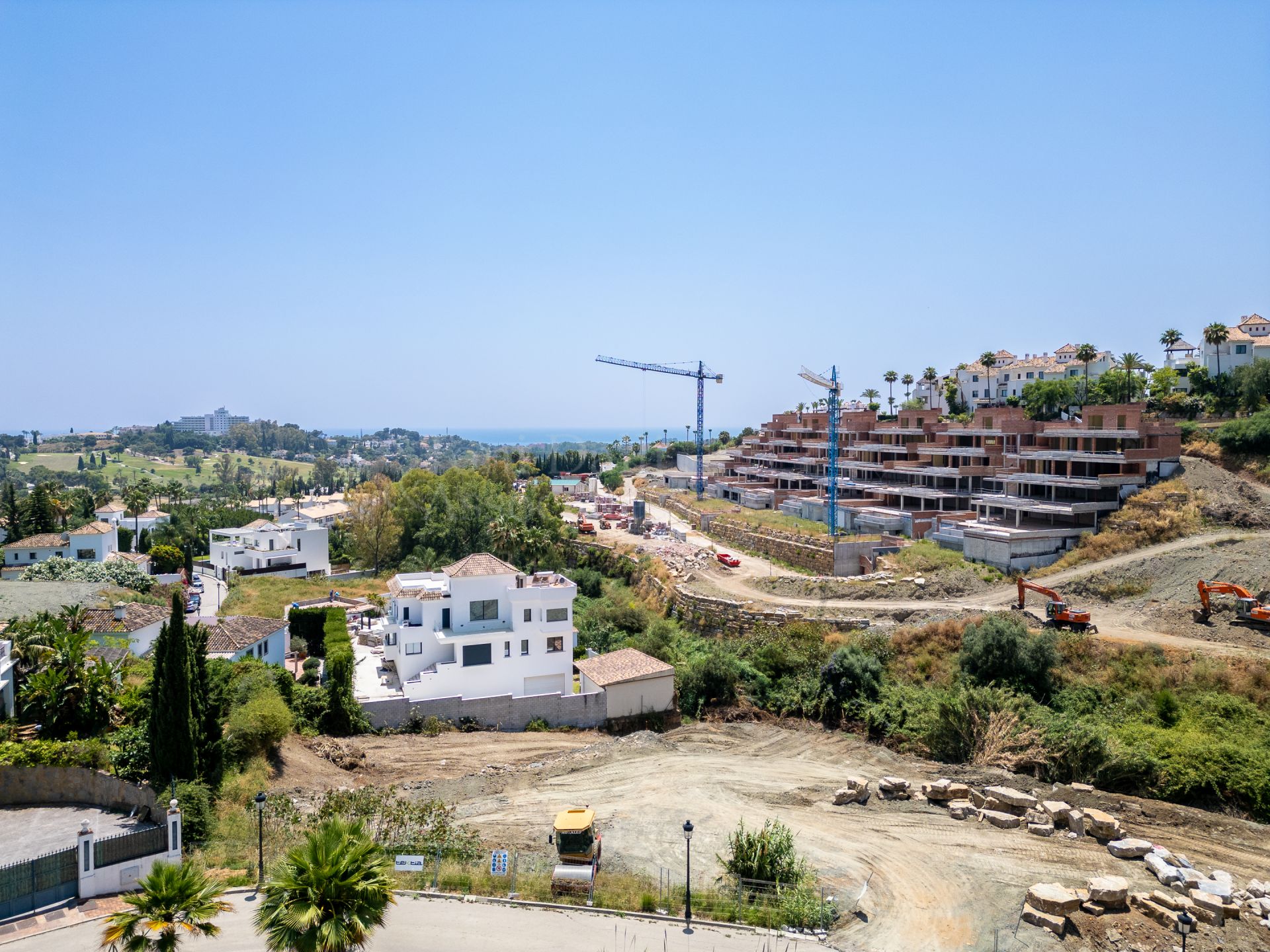 Plot in El Paraiso, Estepona