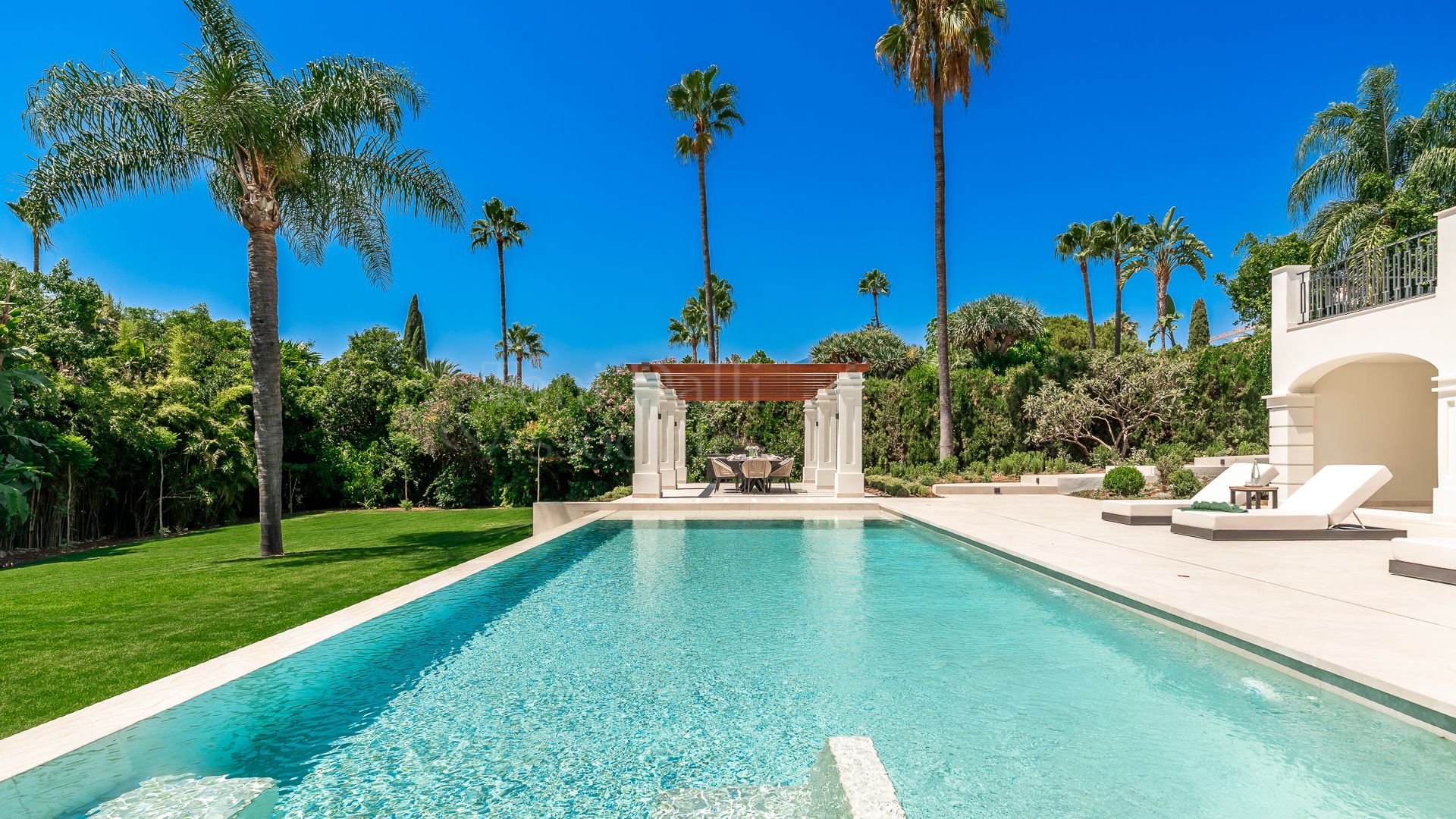 Villa in Nueva Andalucia, Marbella
