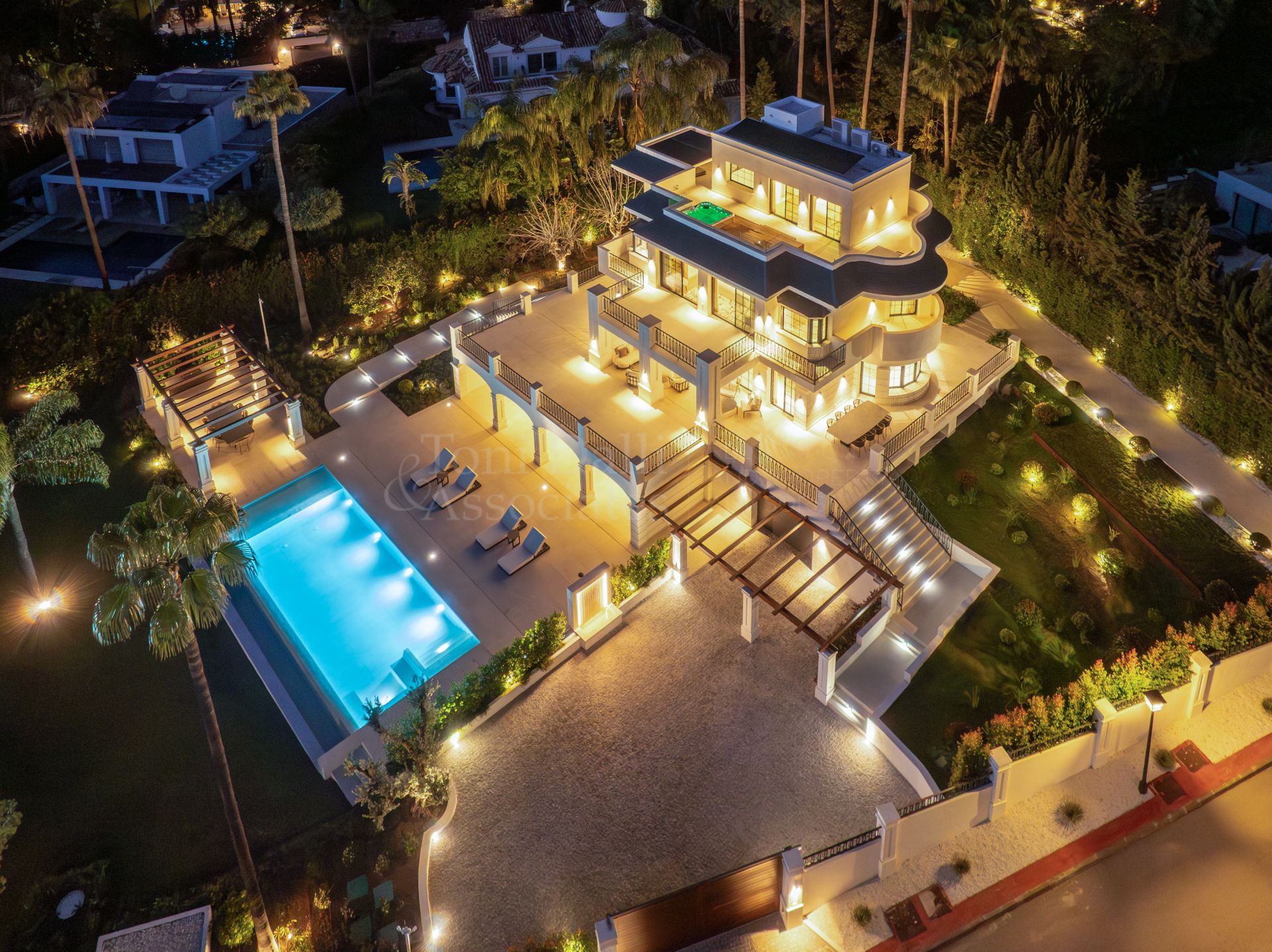 Villa in Nueva Andalucia, Marbella