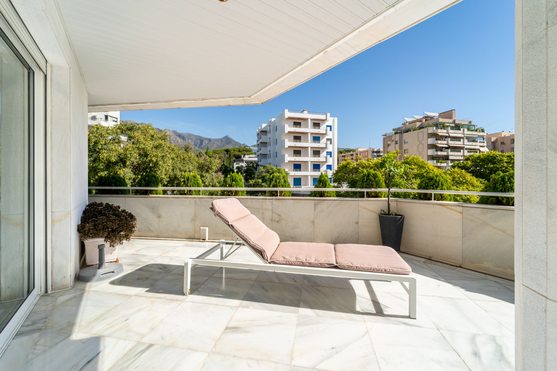 Apartment in Cipreses del Mar, Marbella