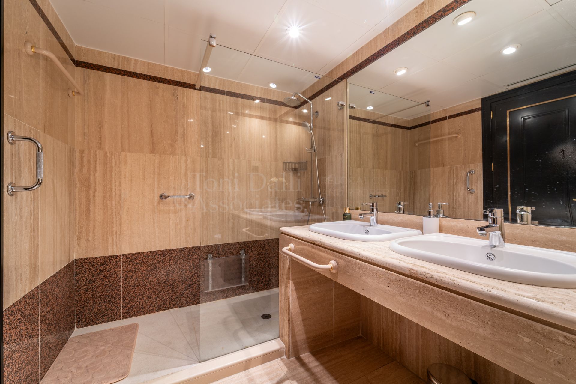 Apartment in Cipreses del Mar, Marbella