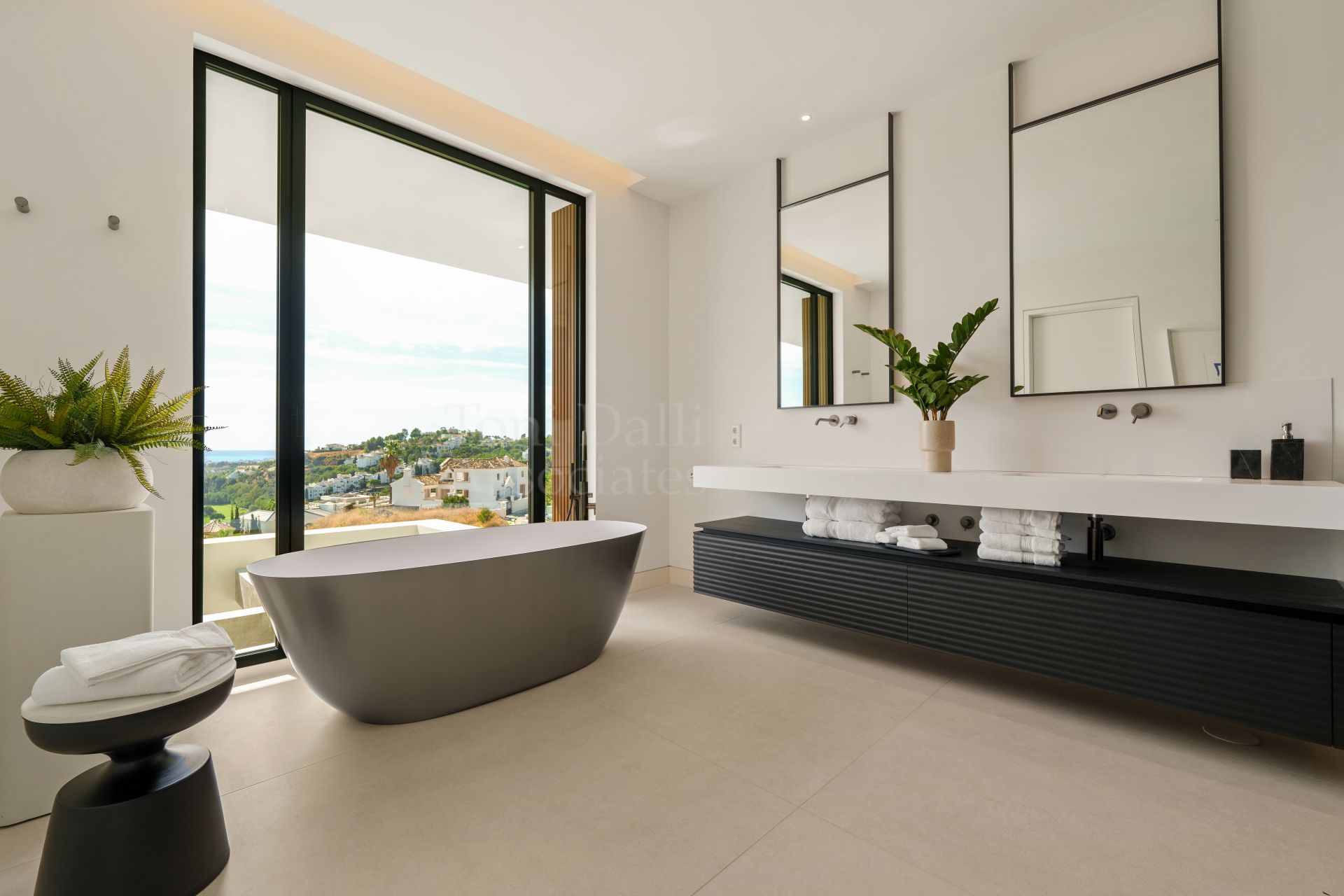 Villa in Lomas de La Quinta, Benahavis