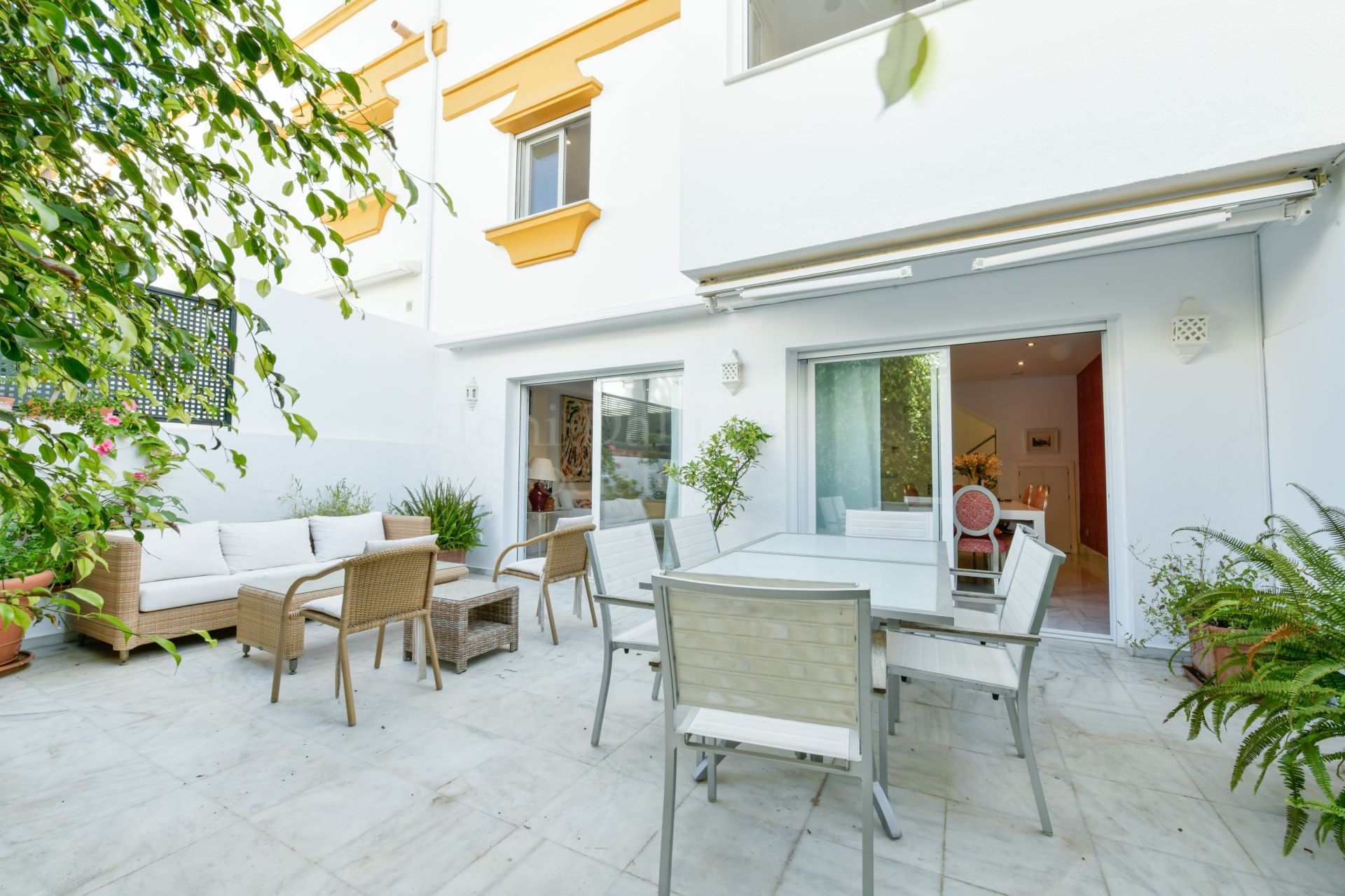 Town House in Marbellamar, Marbella