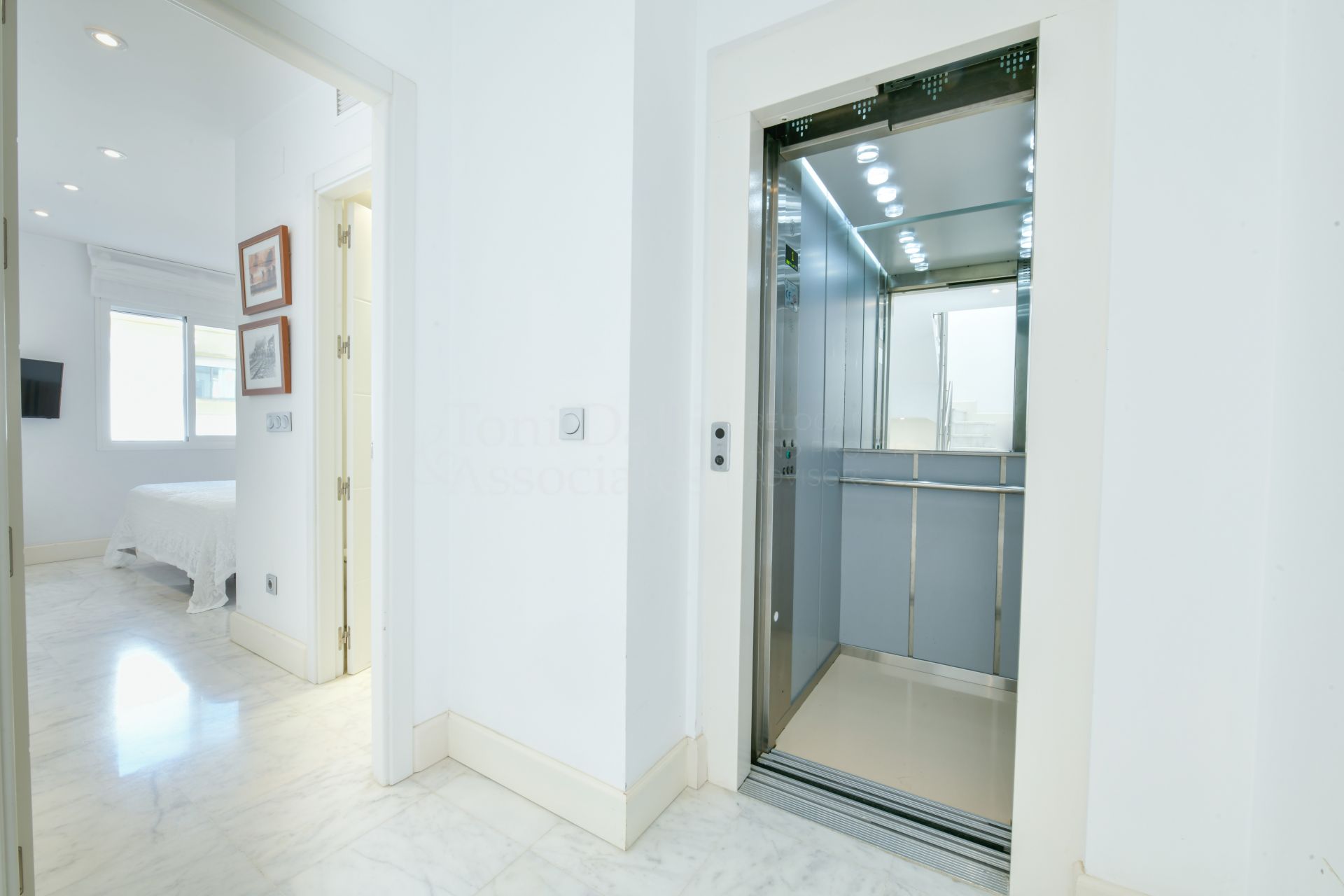 Town House in Marbellamar, Marbella