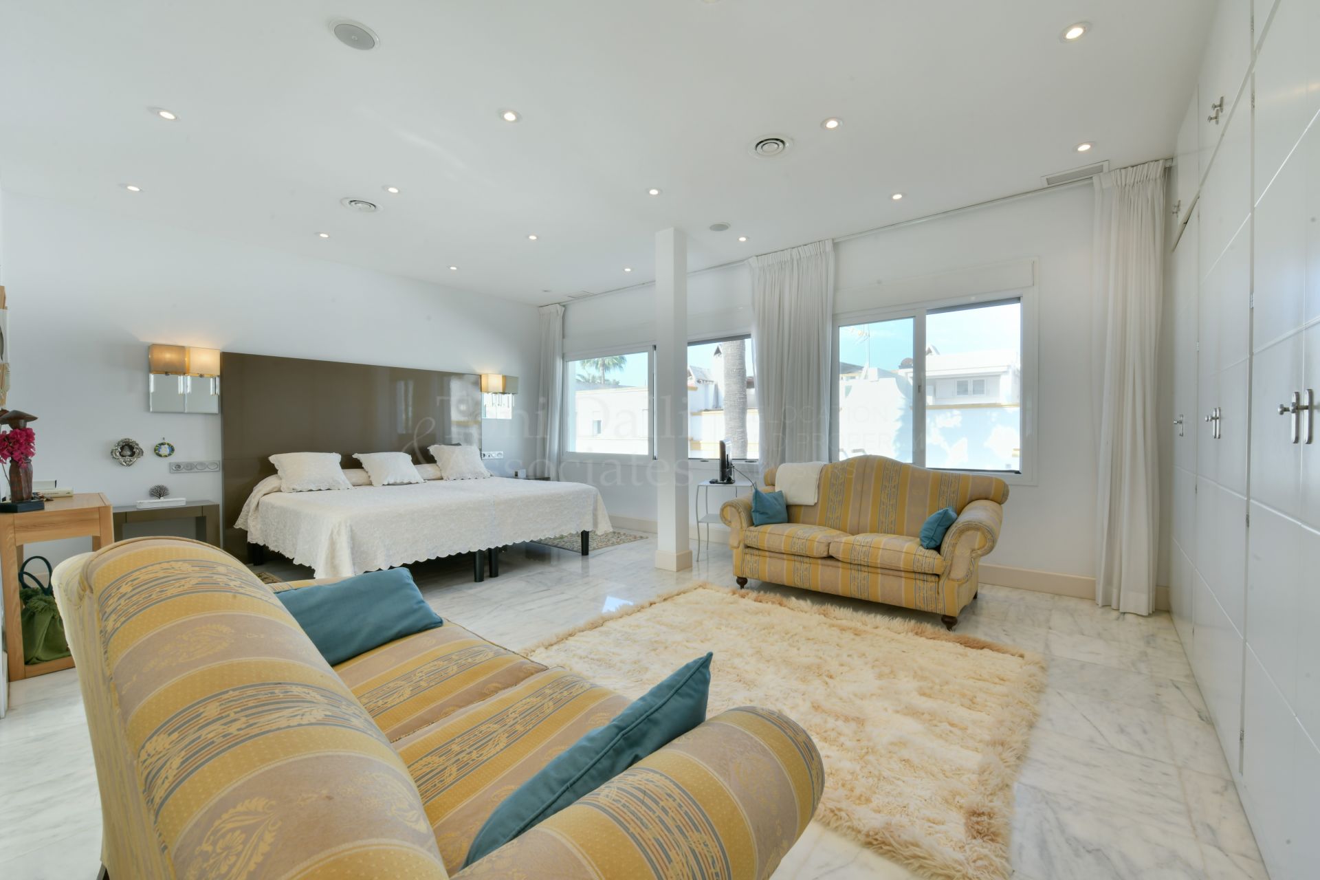 Town House in Marbellamar, Marbella