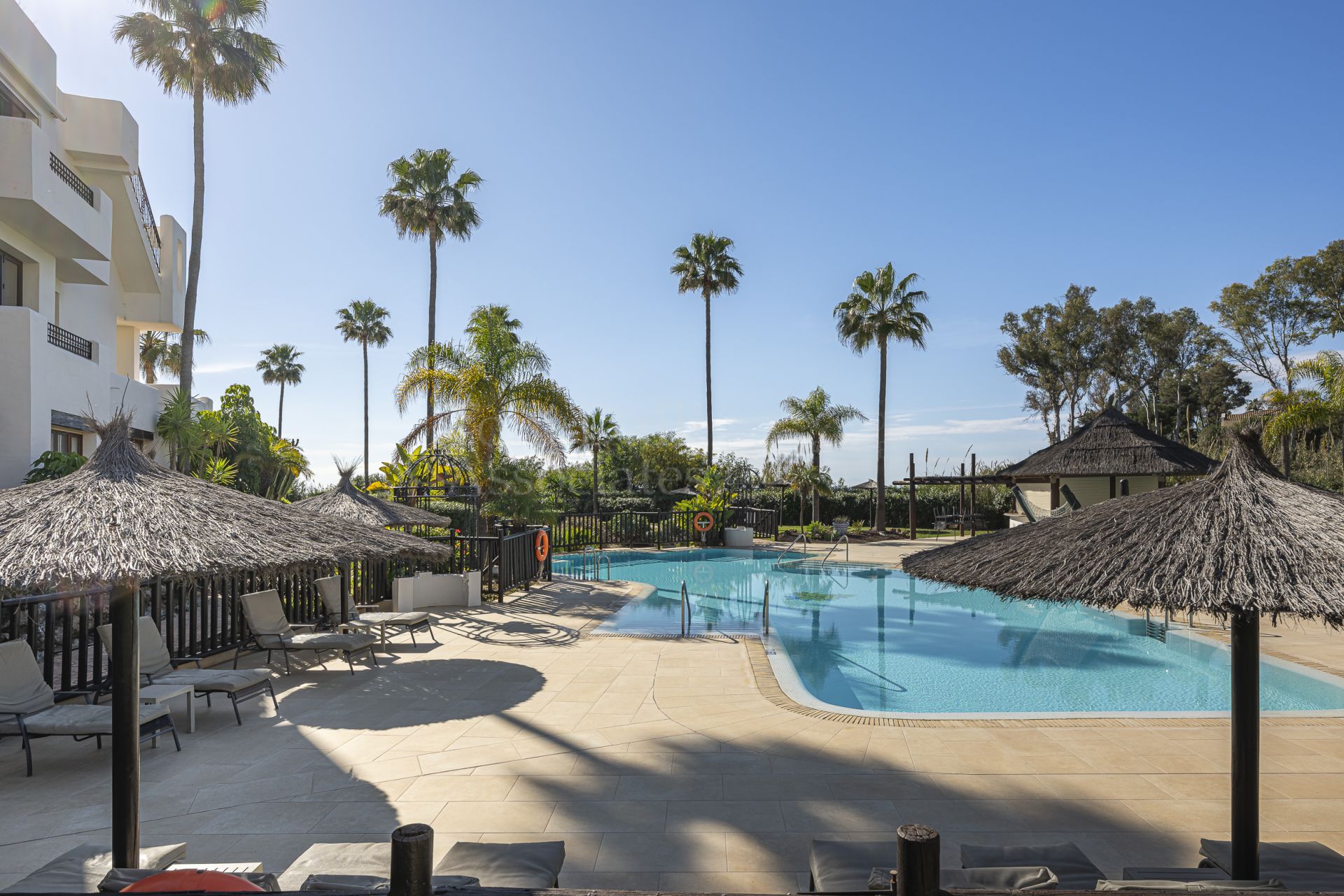 Duplex Penthouse in Bahía del Velerín, Estepona