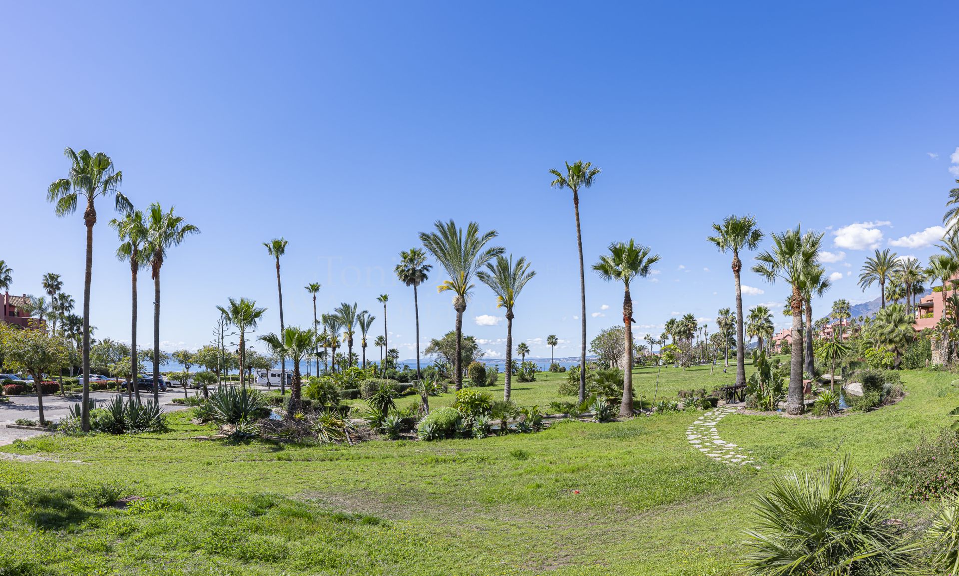 Duplex Penthouse in Torre Bermeja, Estepona