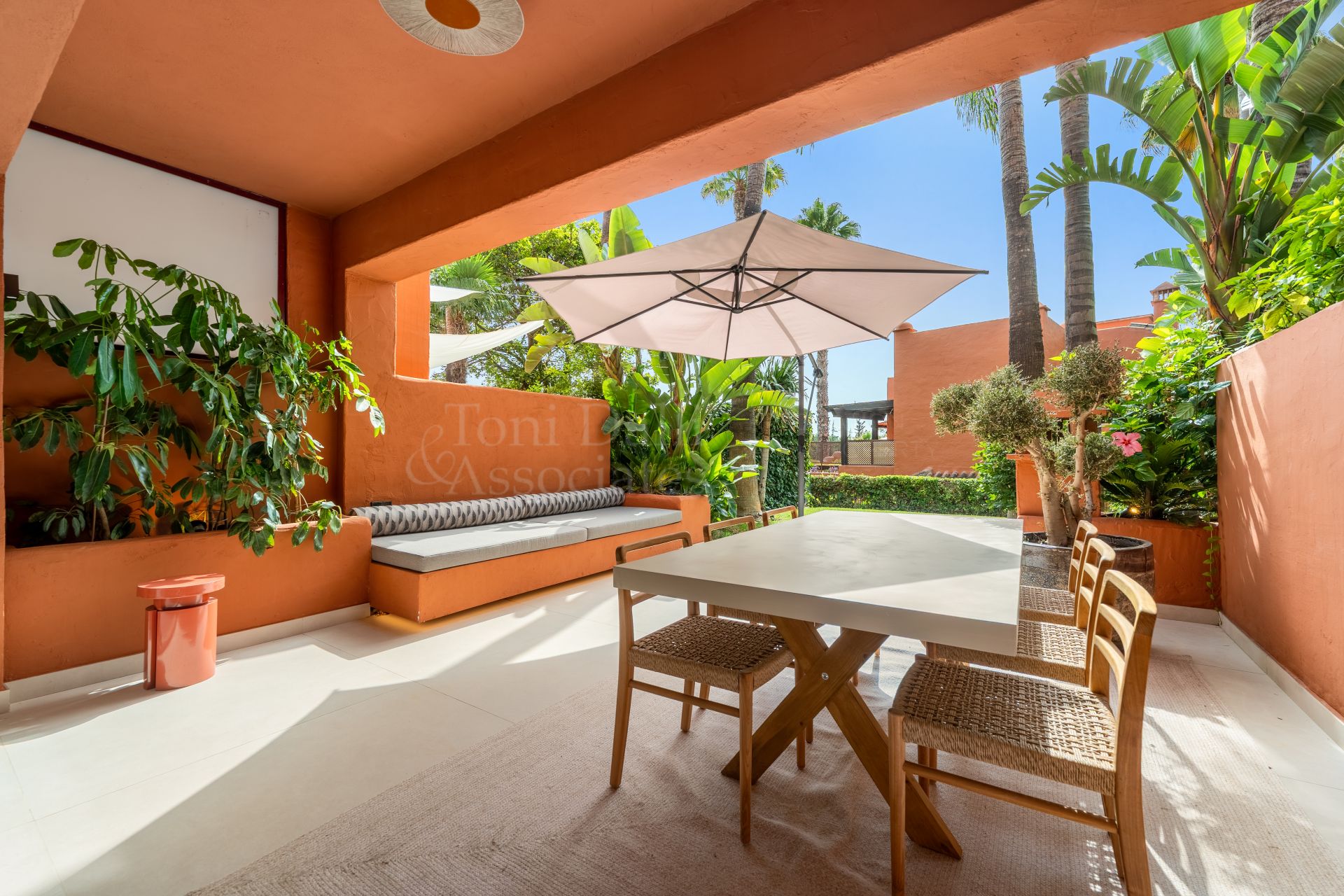 Town House in Altos de Puente Romano, Marbella