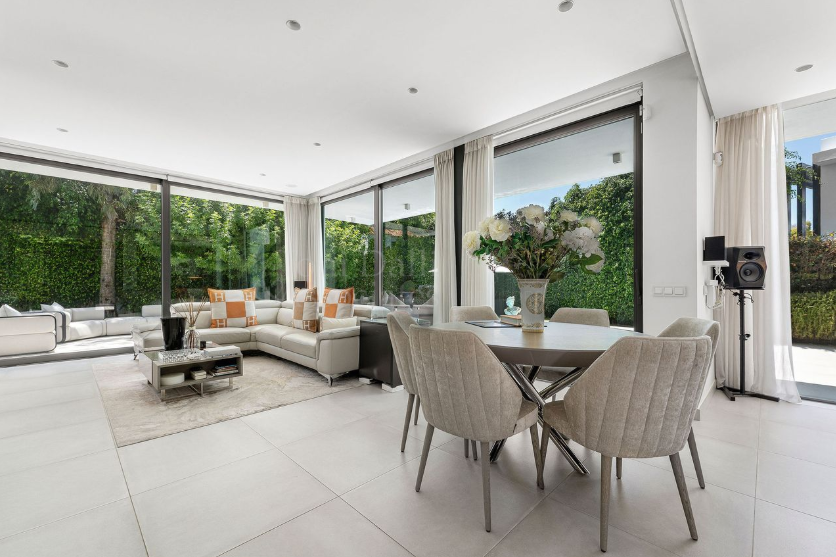 Villa in Nueva Atalaya, Estepona