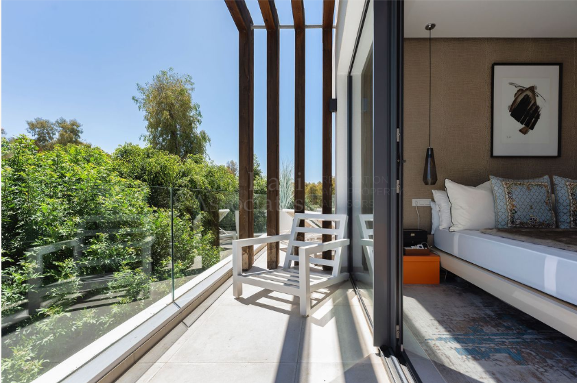 Villa in Nueva Atalaya, Estepona