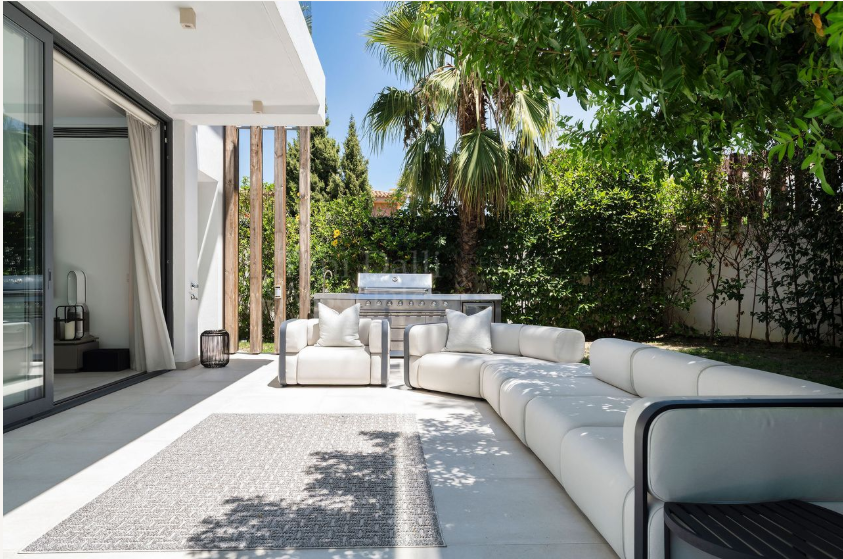 Villa in Nueva Atalaya, Estepona