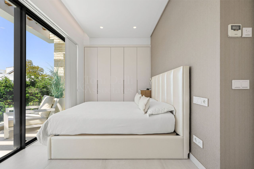 Villa in Nueva Atalaya, Estepona