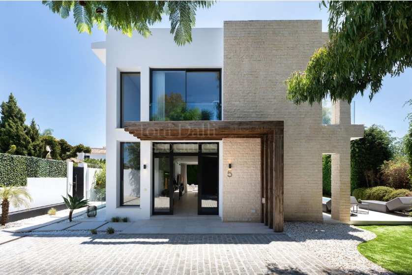 Villa in Nueva Atalaya, Estepona