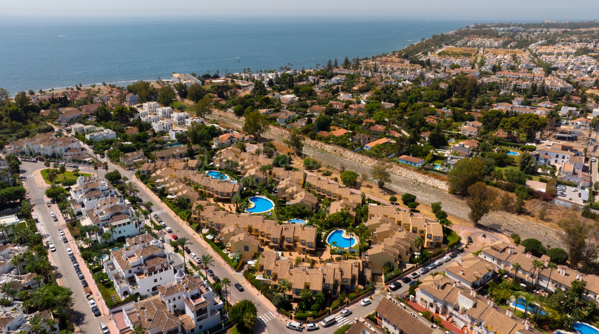 Town House in Azalea Beach, Marbella