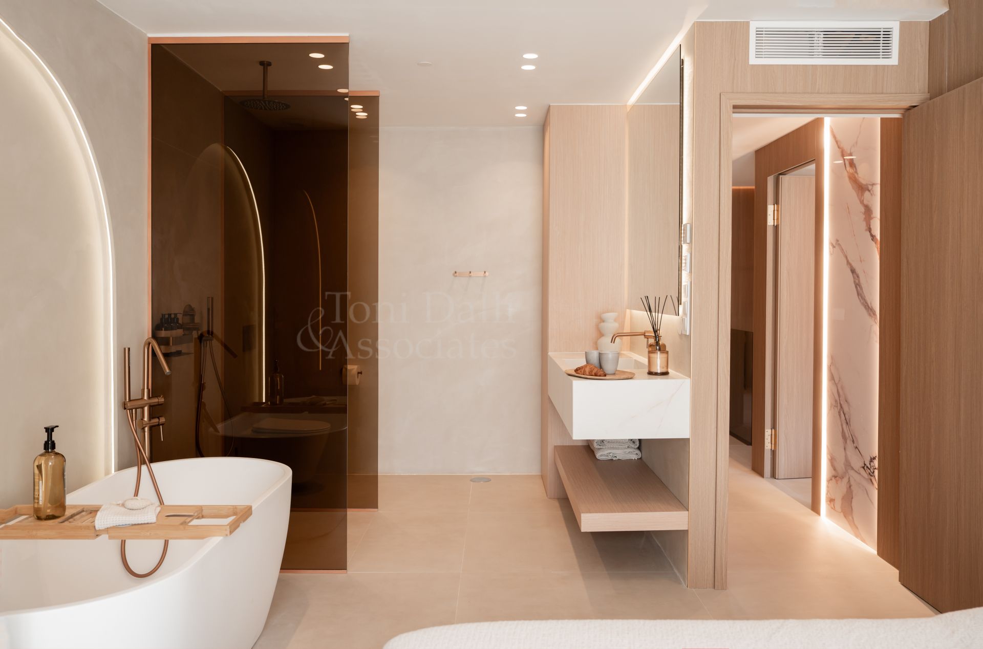 Town House in Azalea Beach, Marbella