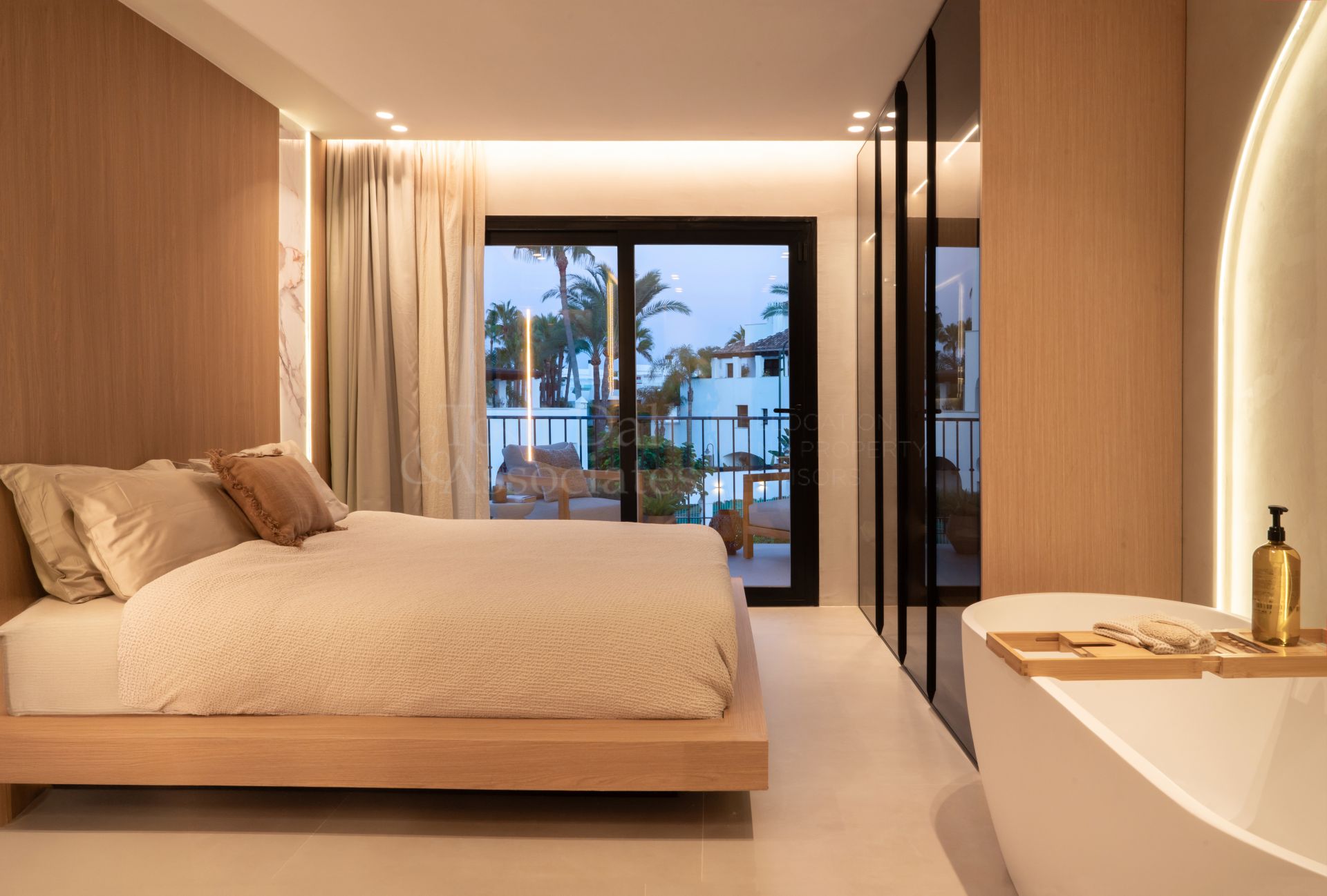 Town House in Azalea Beach, Marbella