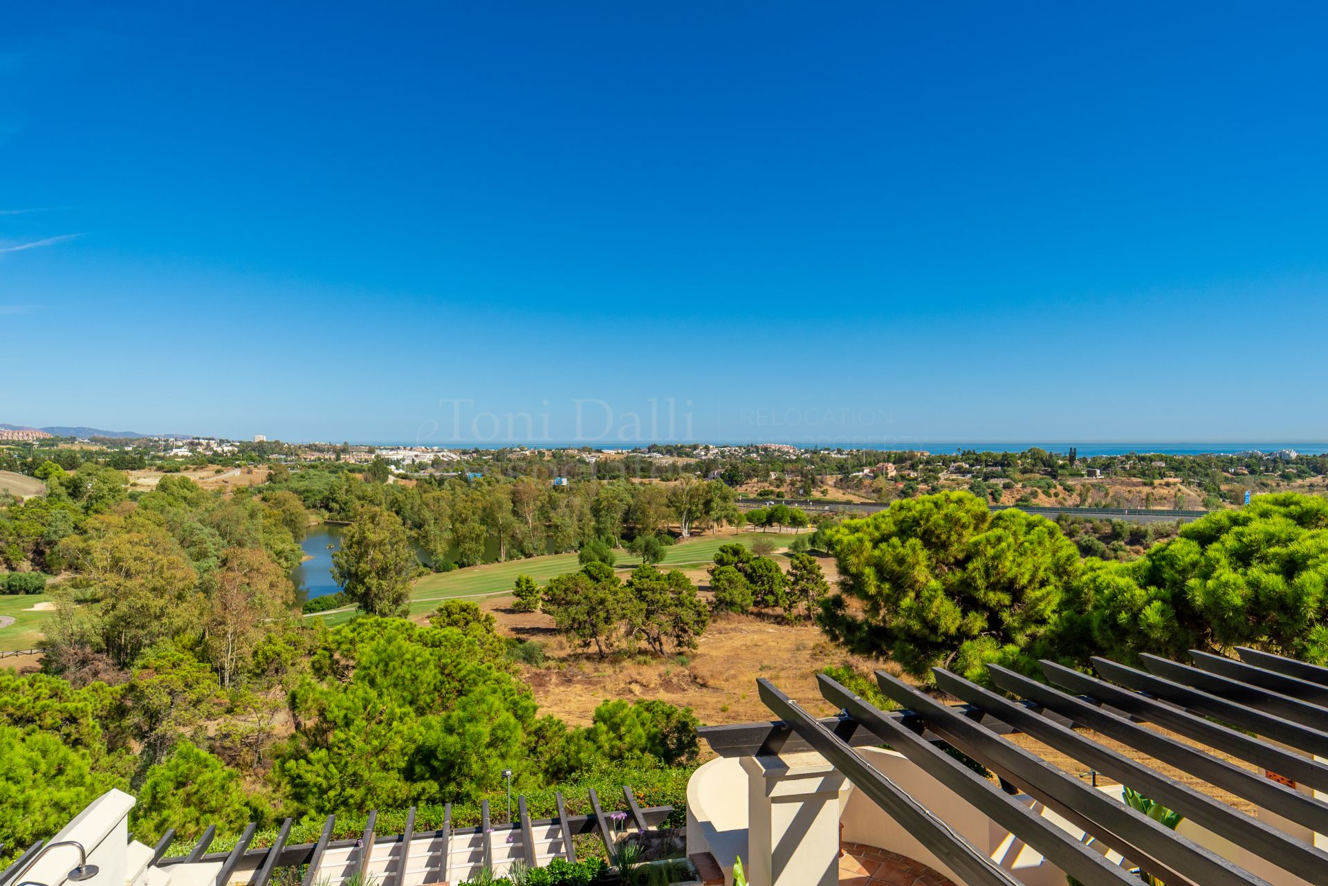 Duplex Penthouse in Los Capanes del Golf, Benahavis