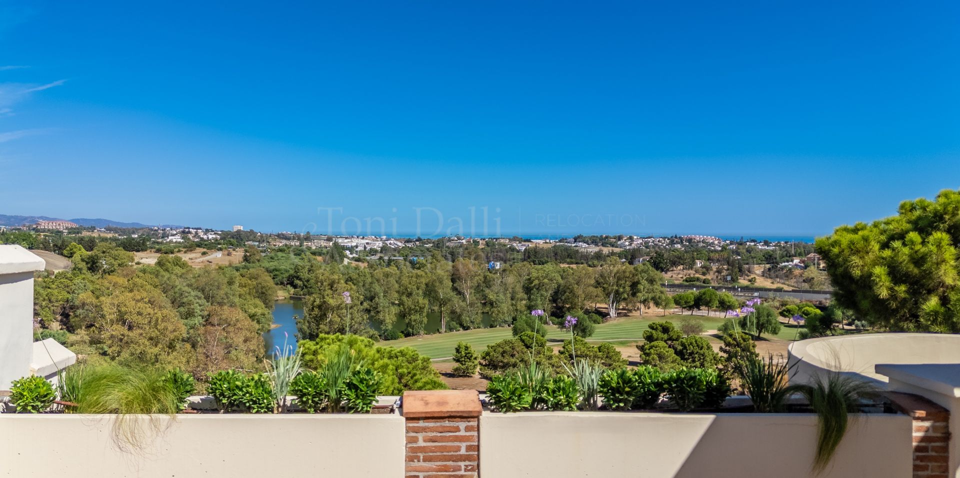 Duplex Penthouse in Los Capanes del Golf, Benahavis