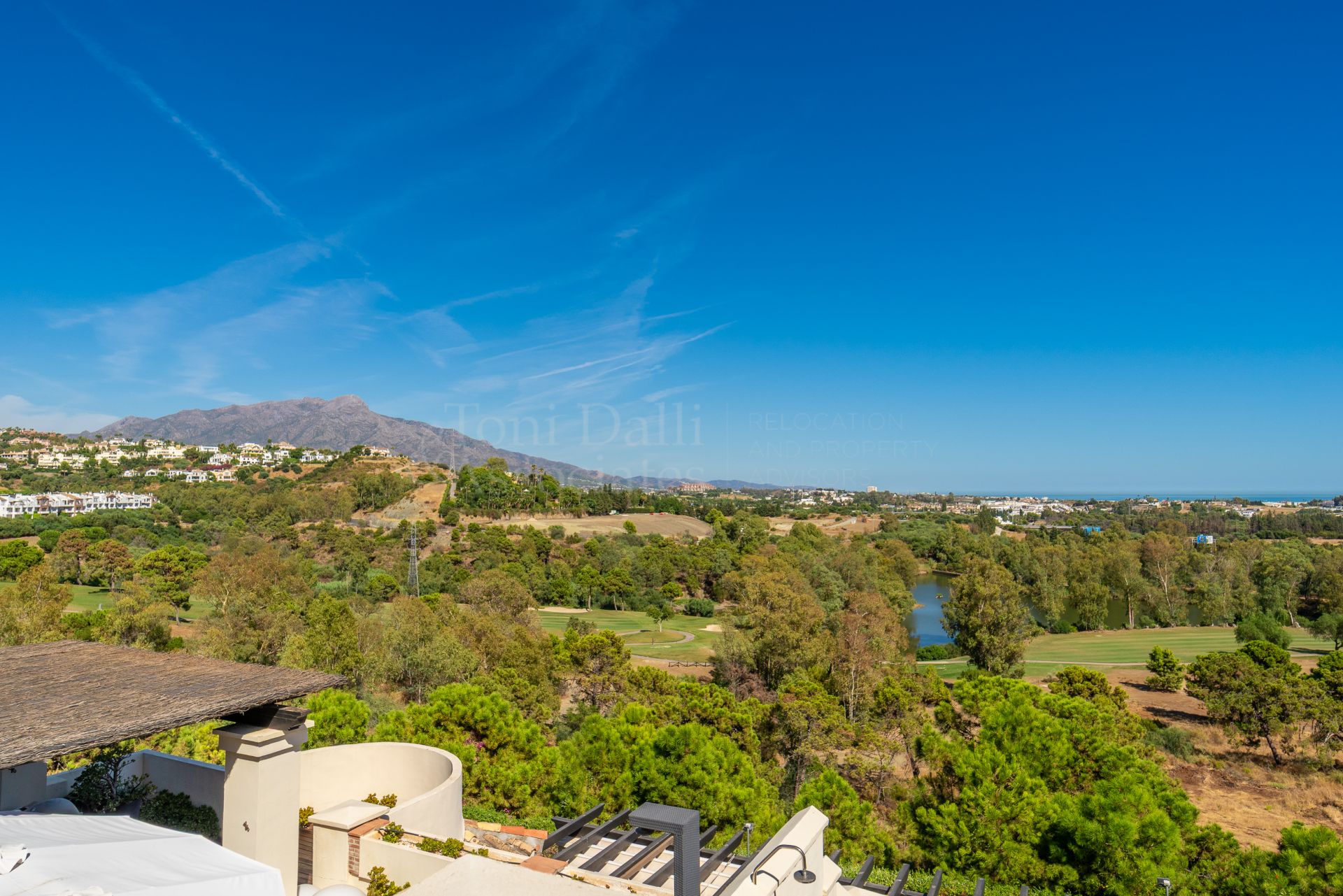 Duplex Penthouse in Los Capanes del Golf, Benahavis