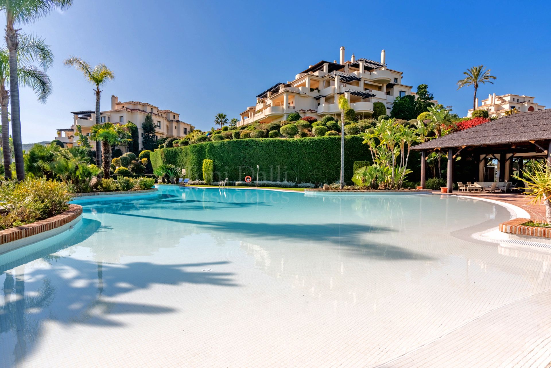 Duplex Penthouse in Los Capanes del Golf, Benahavis
