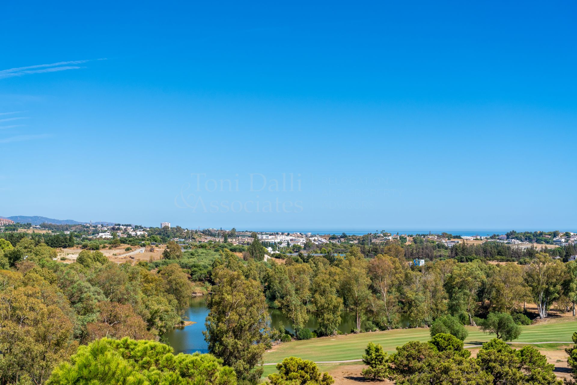 Duplex Penthouse in Los Capanes del Golf, Benahavis
