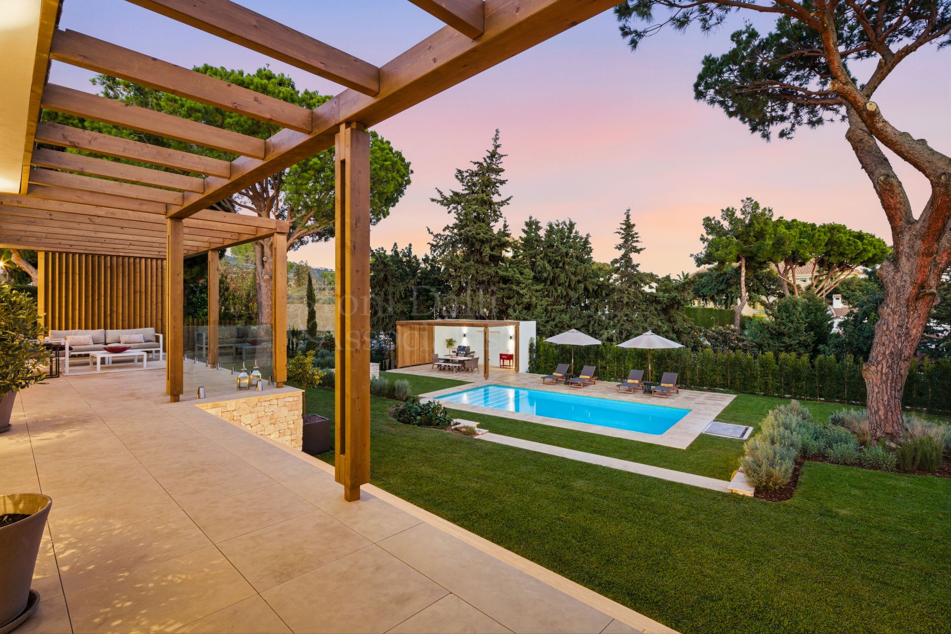 Villa in Cerrado de Elviria, Marbella