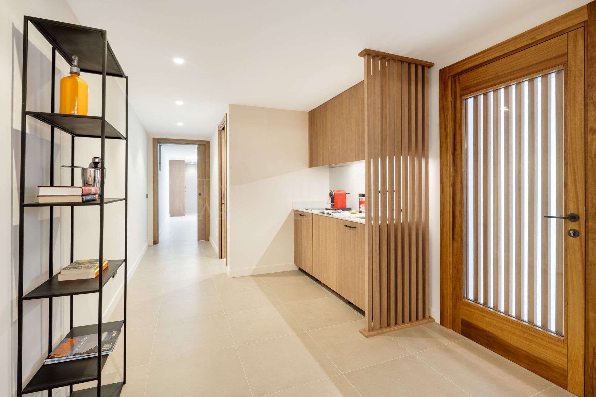 Villa in Cerrado de Elviria, Marbella