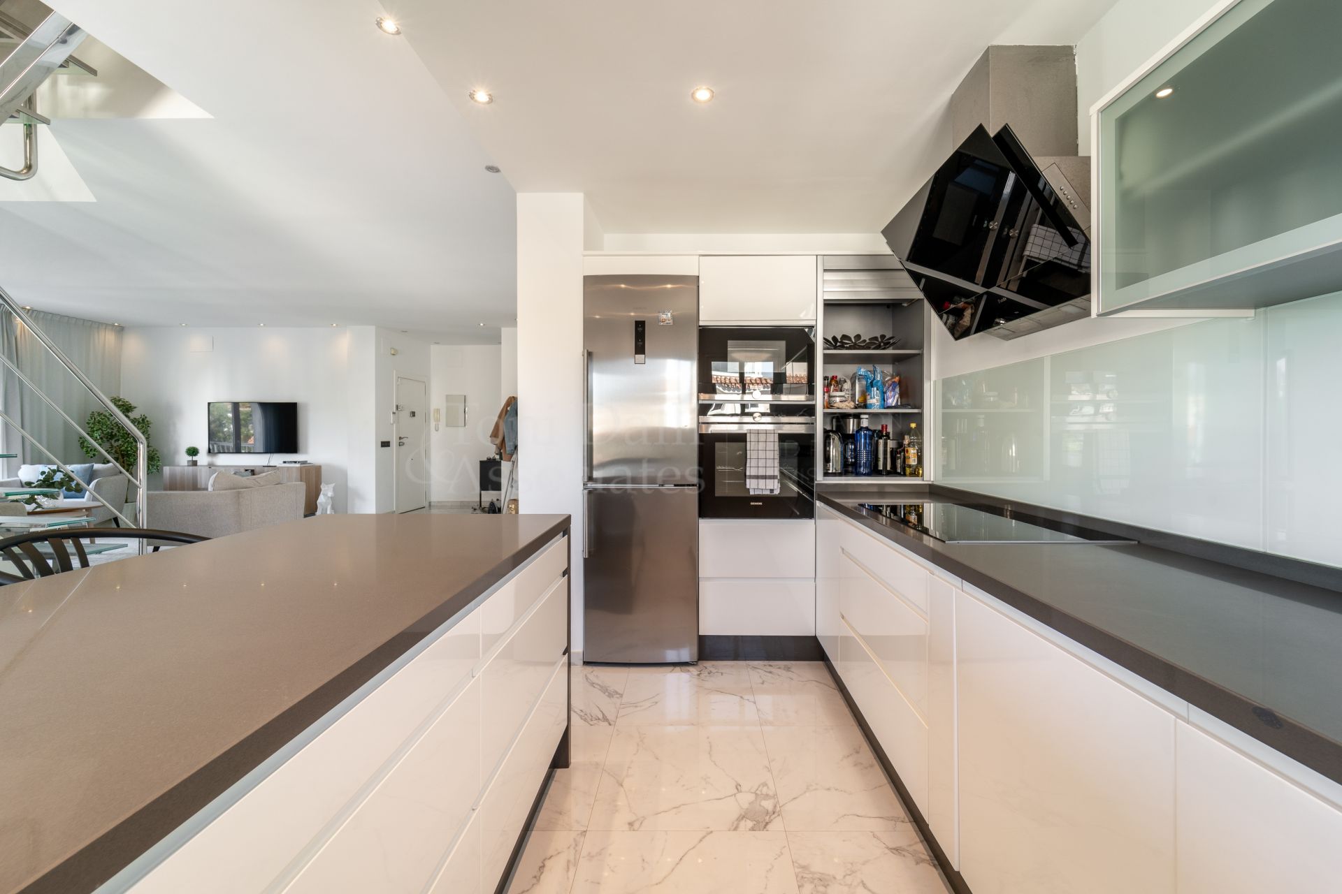 Duplex Penthouse in Andalucia del Mar, Marbella