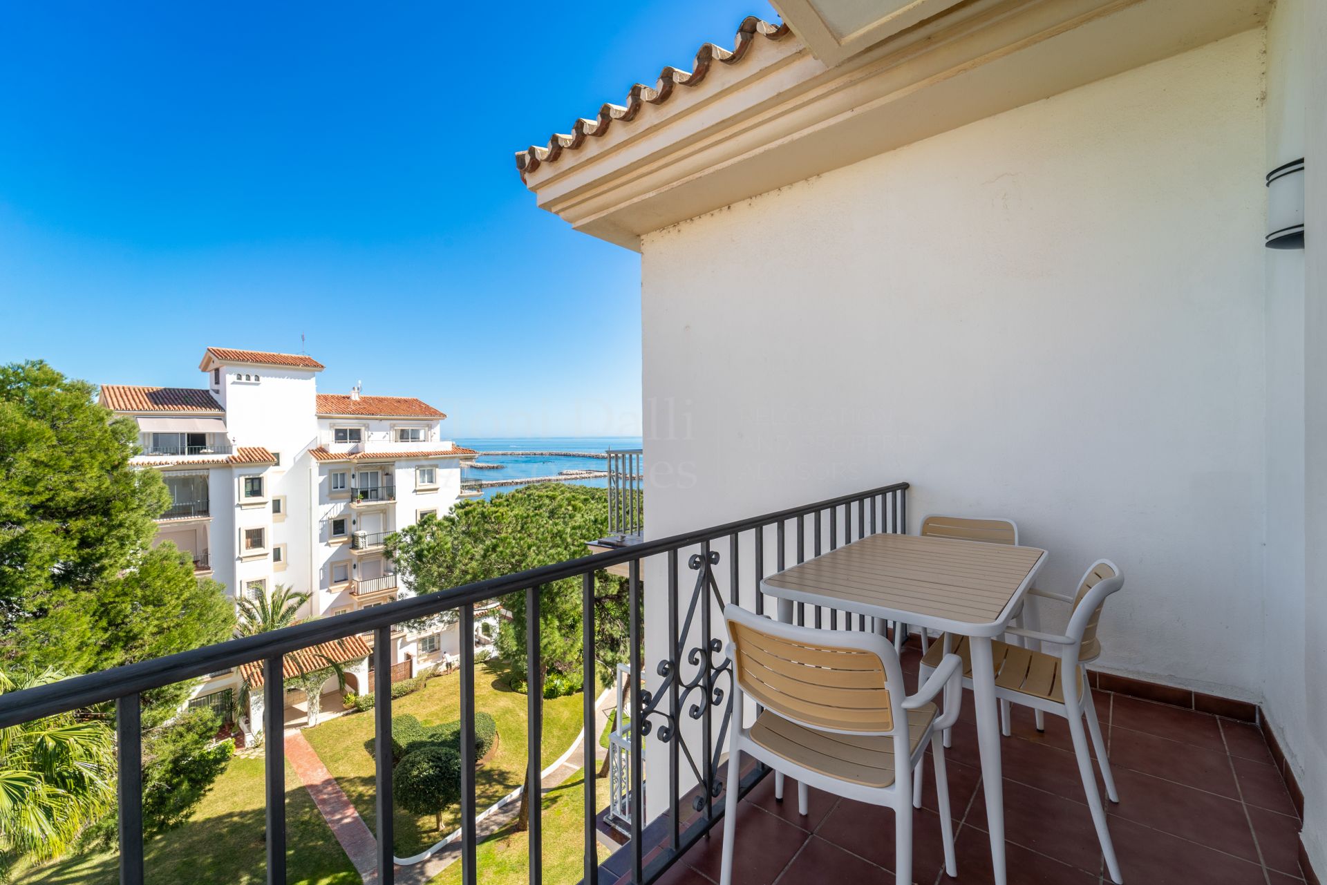 Duplex Penthouse in Andalucia del Mar, Marbella