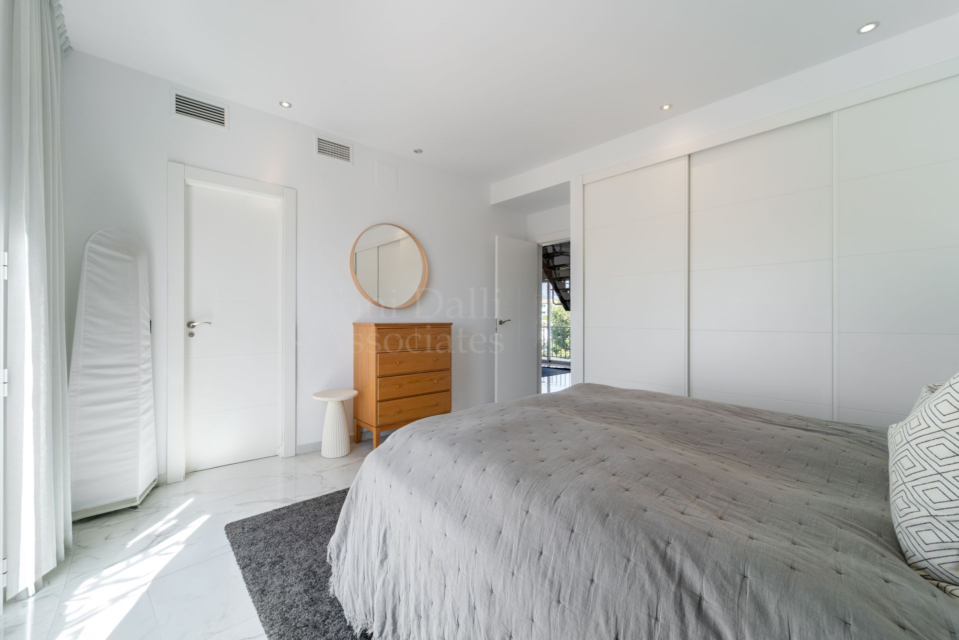 Duplex Penthouse in Andalucia del Mar, Marbella