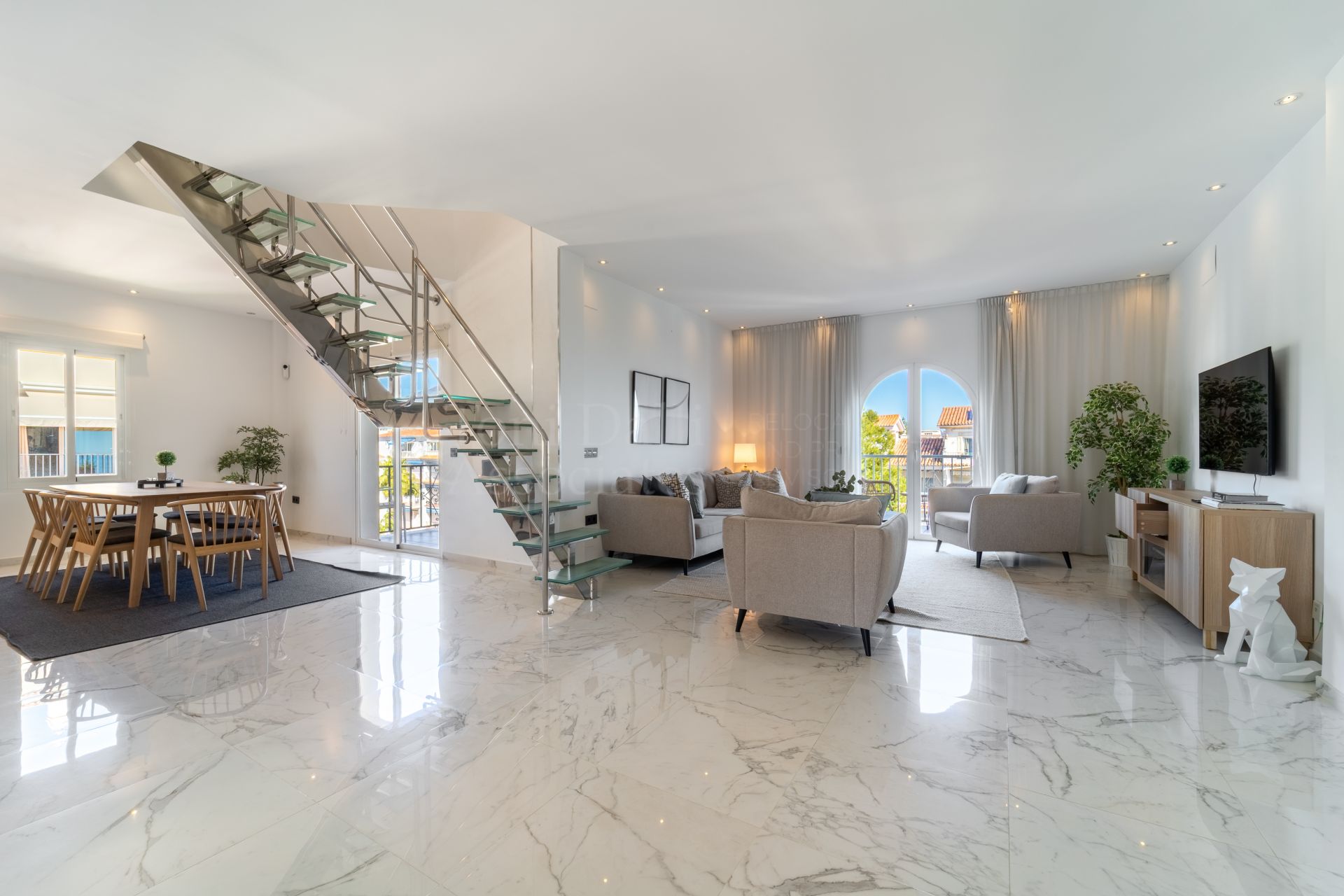 Duplex Penthouse in Andalucia del Mar, Marbella