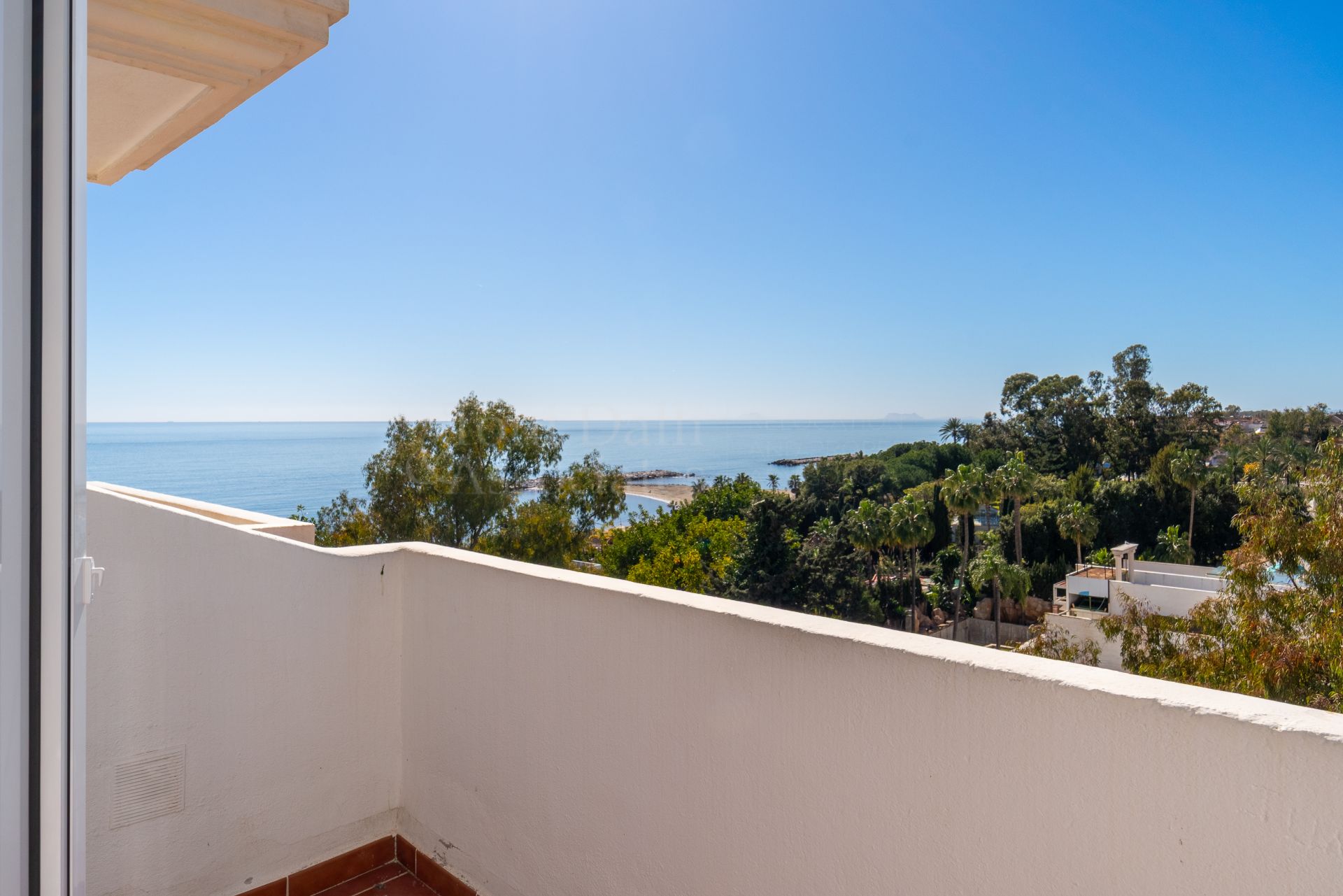 Duplex Penthouse in Andalucia del Mar, Marbella