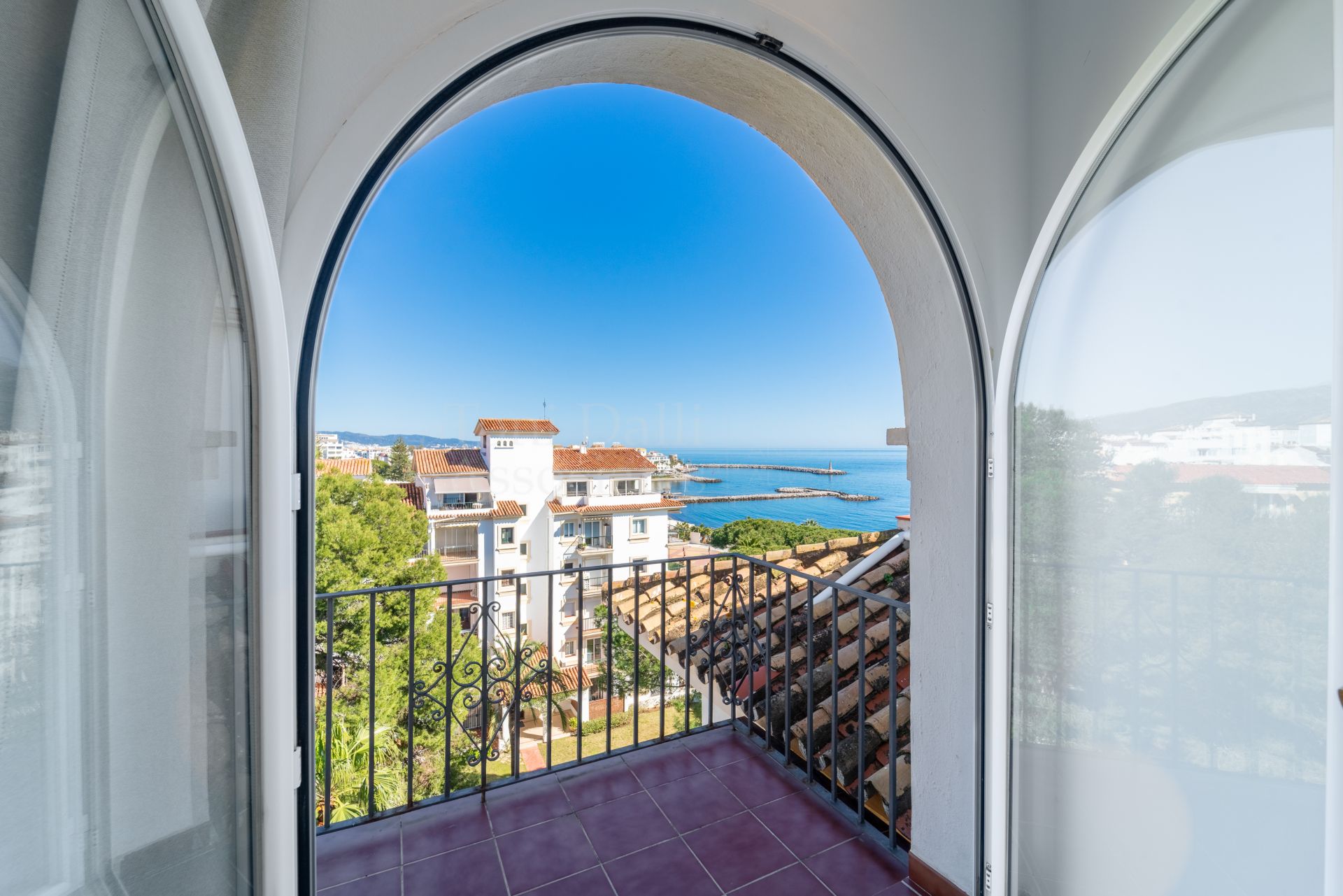Duplex Penthouse in Andalucia del Mar, Marbella