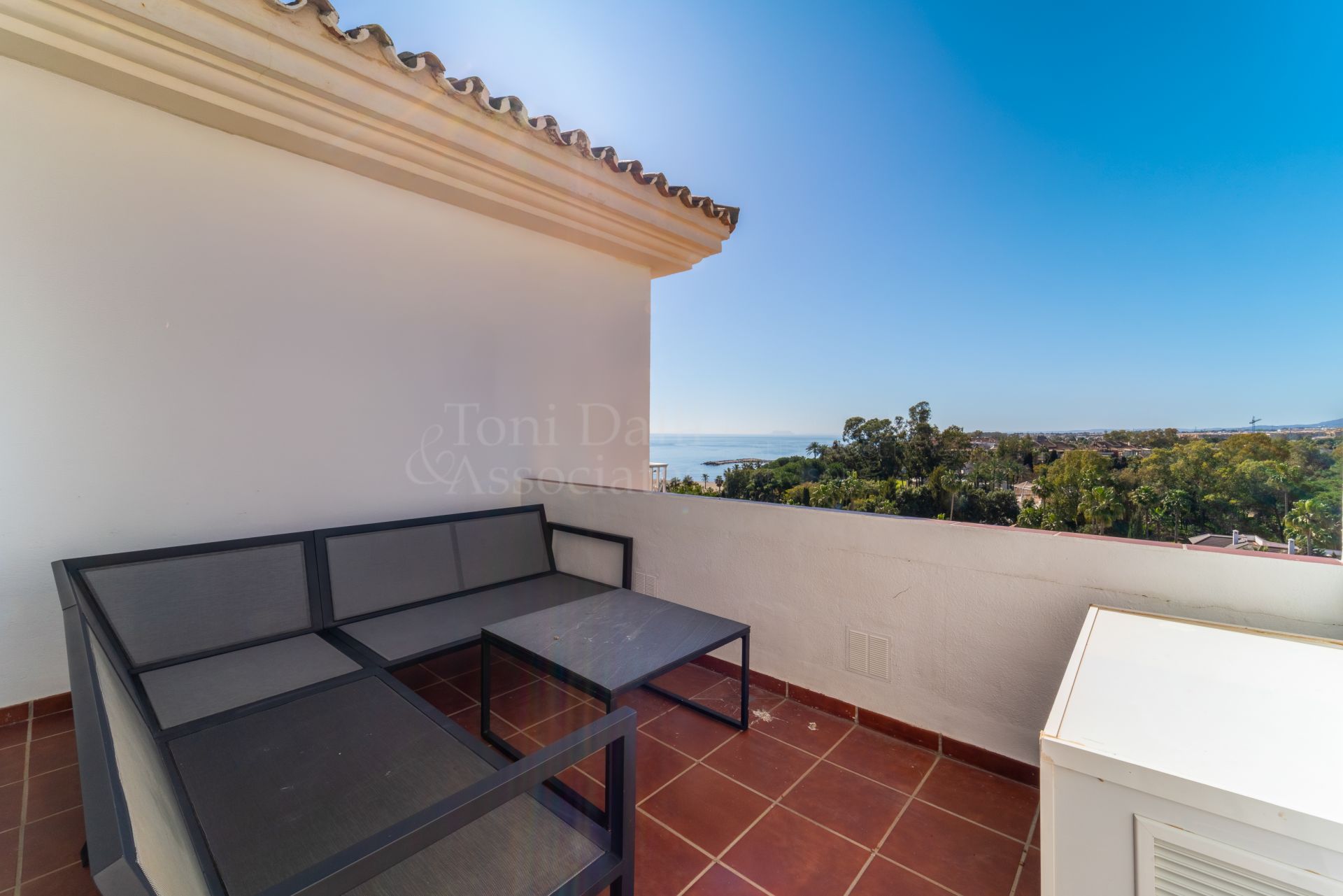 Duplex Penthouse in Andalucia del Mar, Marbella